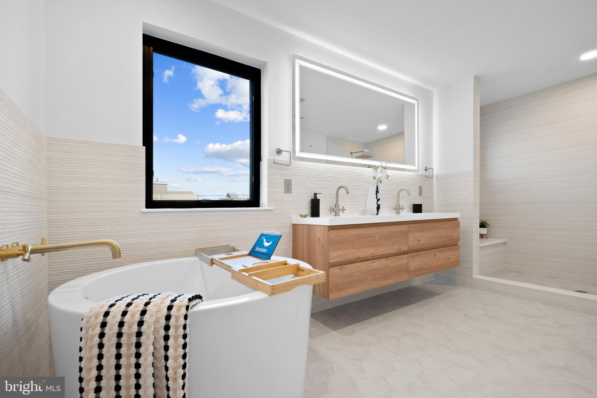 FAIRMOUNT - Residential