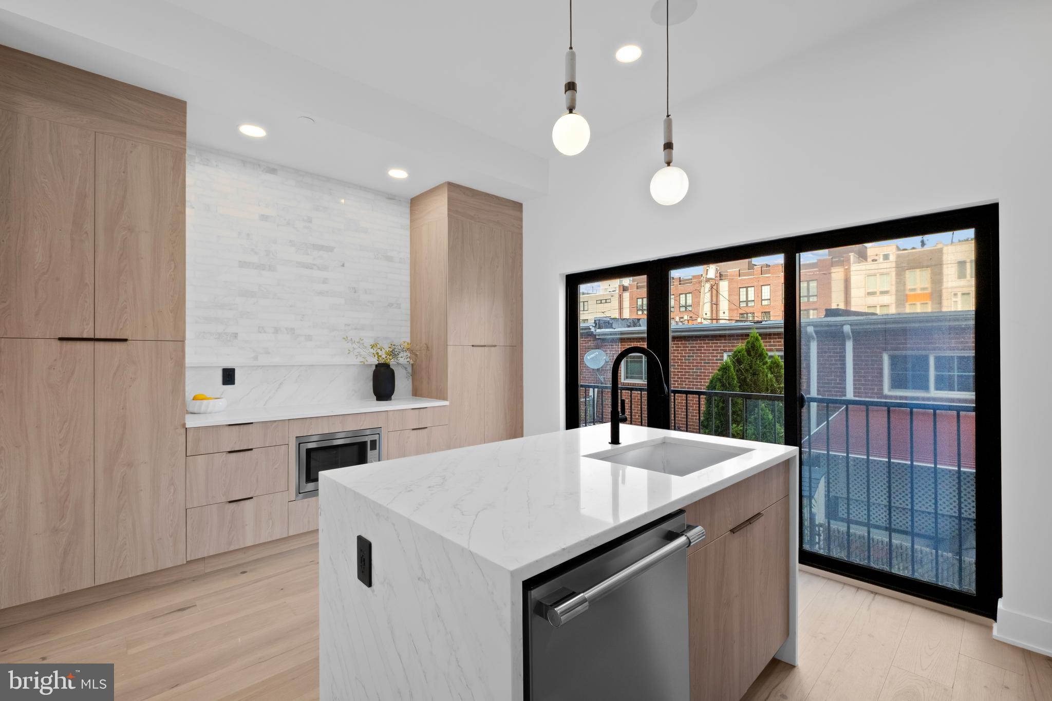 FAIRMOUNT - Residential