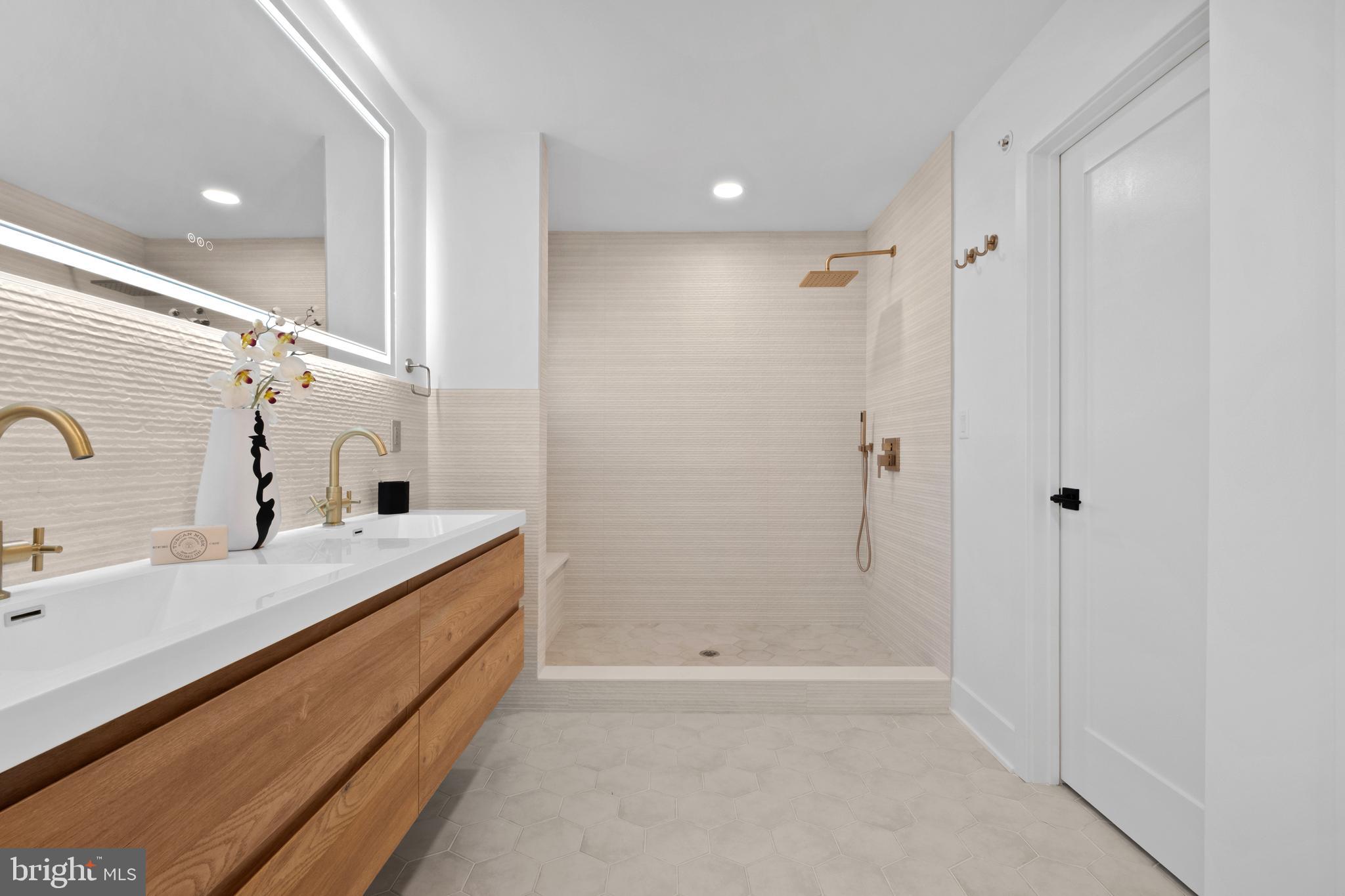 FAIRMOUNT - Residential