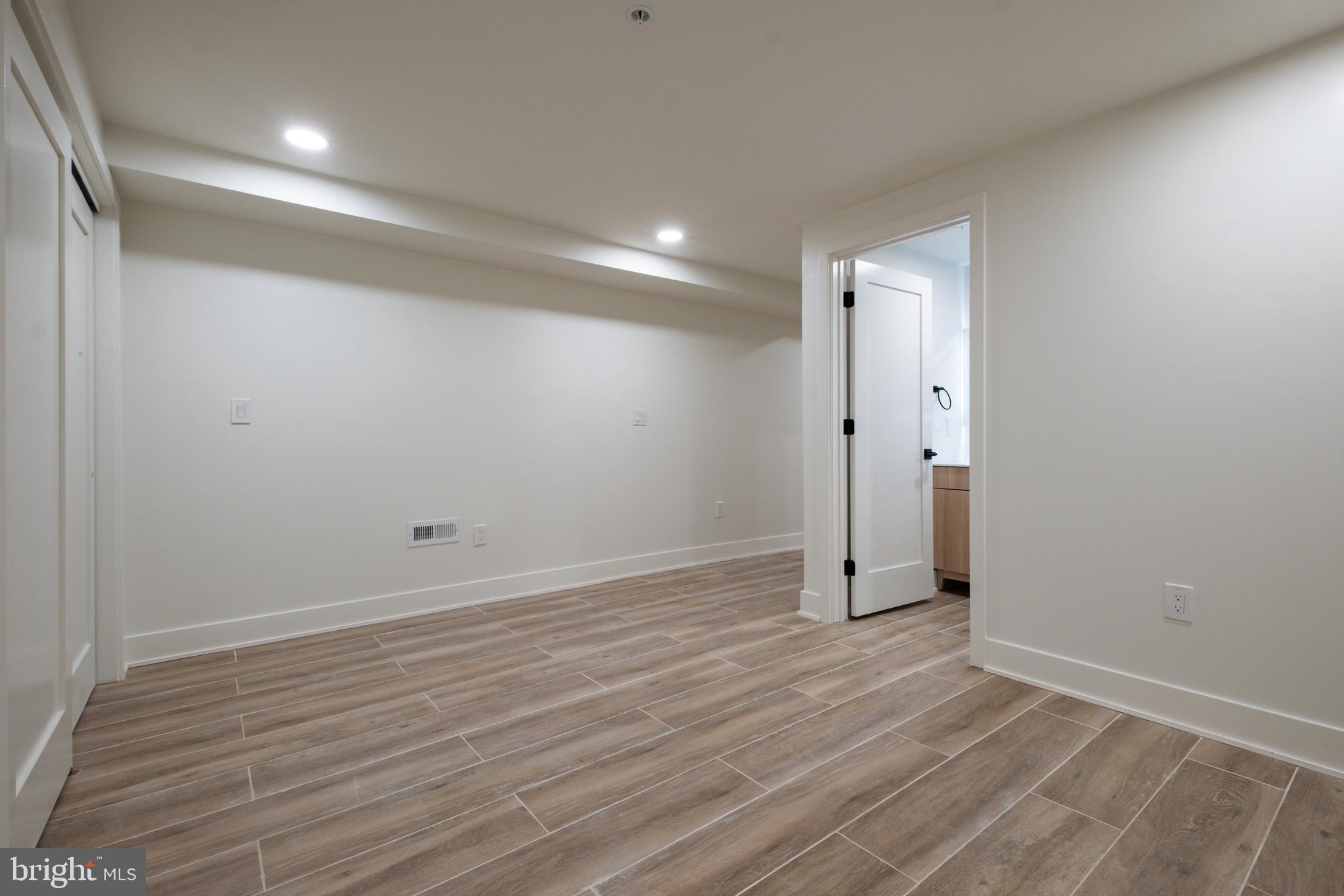 FAIRMOUNT - Residential