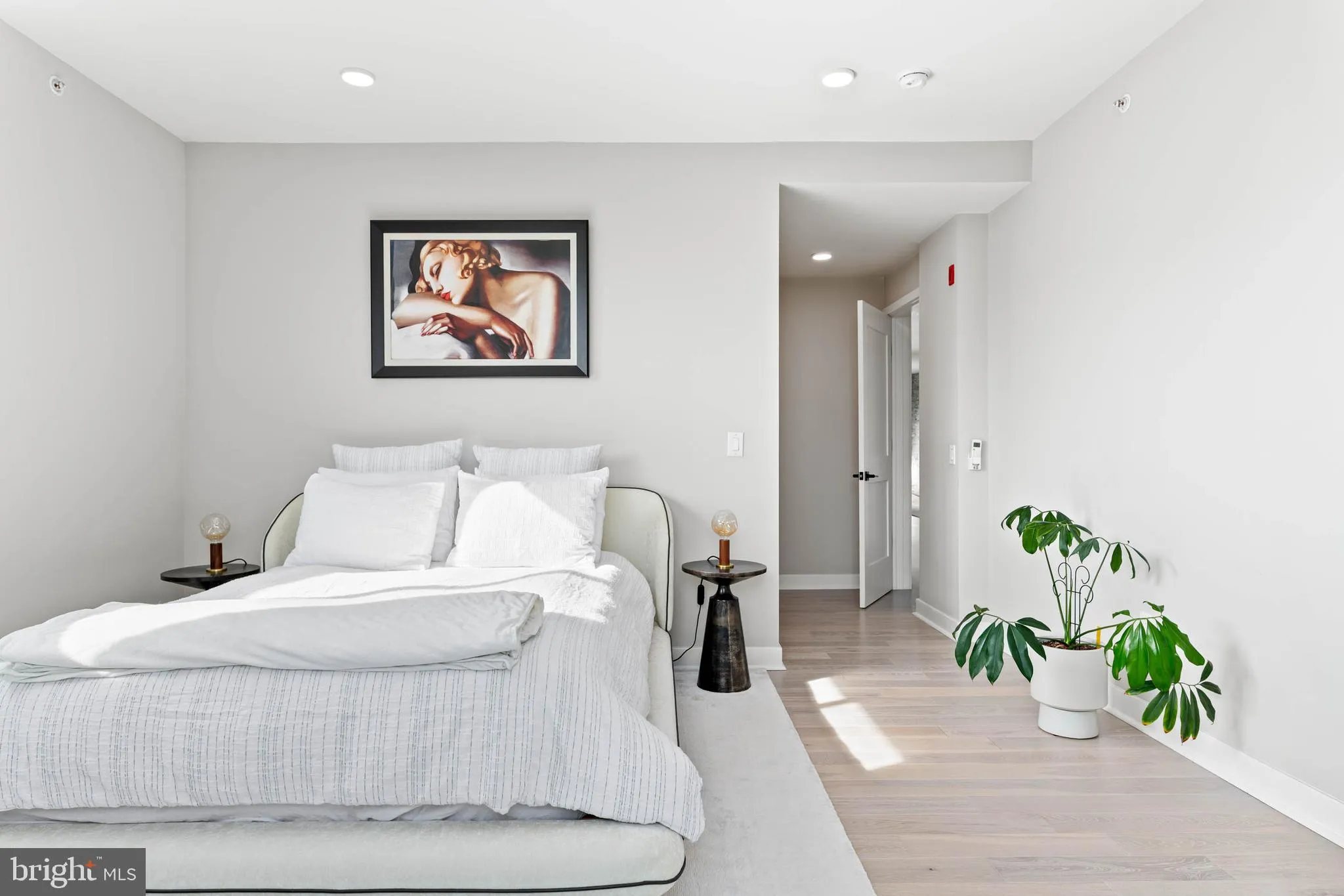 Philadelphia, Pennsylvania 19130, United States, 2 Bedrooms Bedrooms, ,2 BathroomsBathrooms,Residential,Active,242665