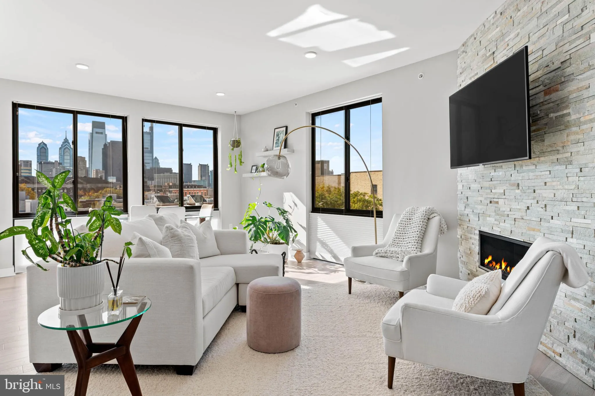 Philadelphia, Pennsylvania 19130, United States, 2 Bedrooms Bedrooms, ,2 BathroomsBathrooms,Residential,Active,242665