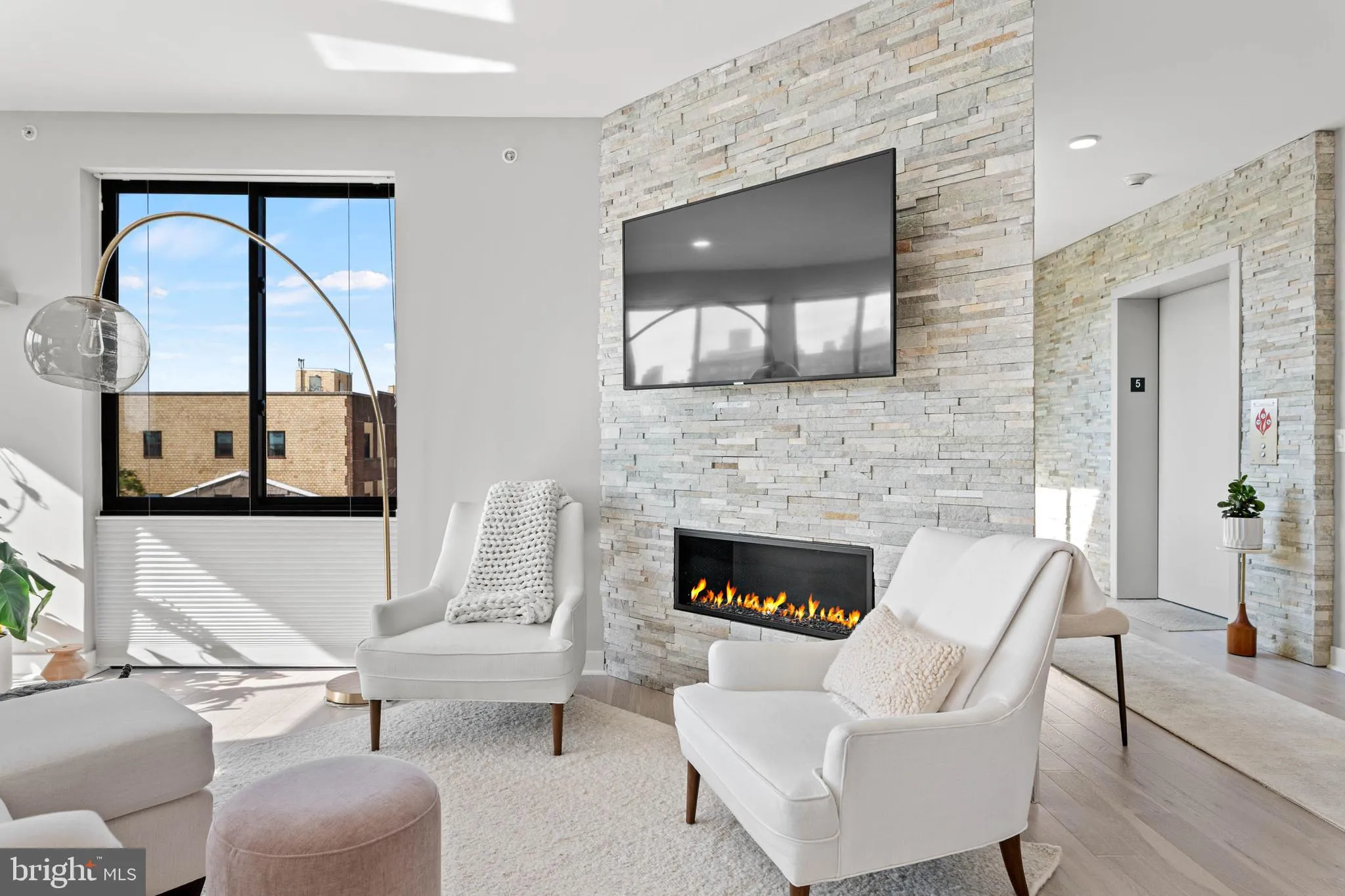 Philadelphia, Pennsylvania 19130, United States, 2 Bedrooms Bedrooms, ,2 BathroomsBathrooms,Residential,Active,242665