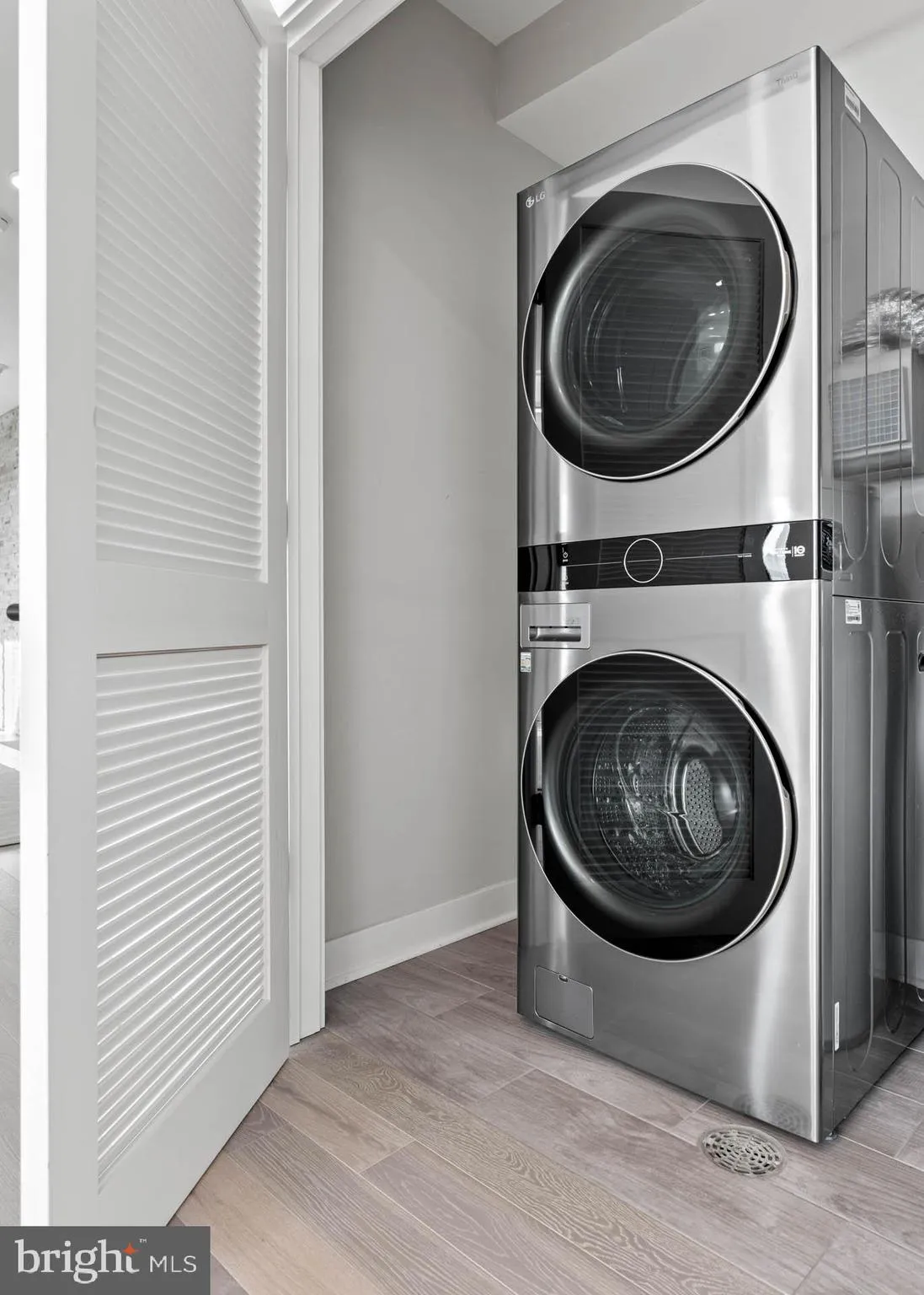 Philadelphia, Pennsylvania 19130, United States, 2 Bedrooms Bedrooms, ,2 BathroomsBathrooms,Residential,Active,242665