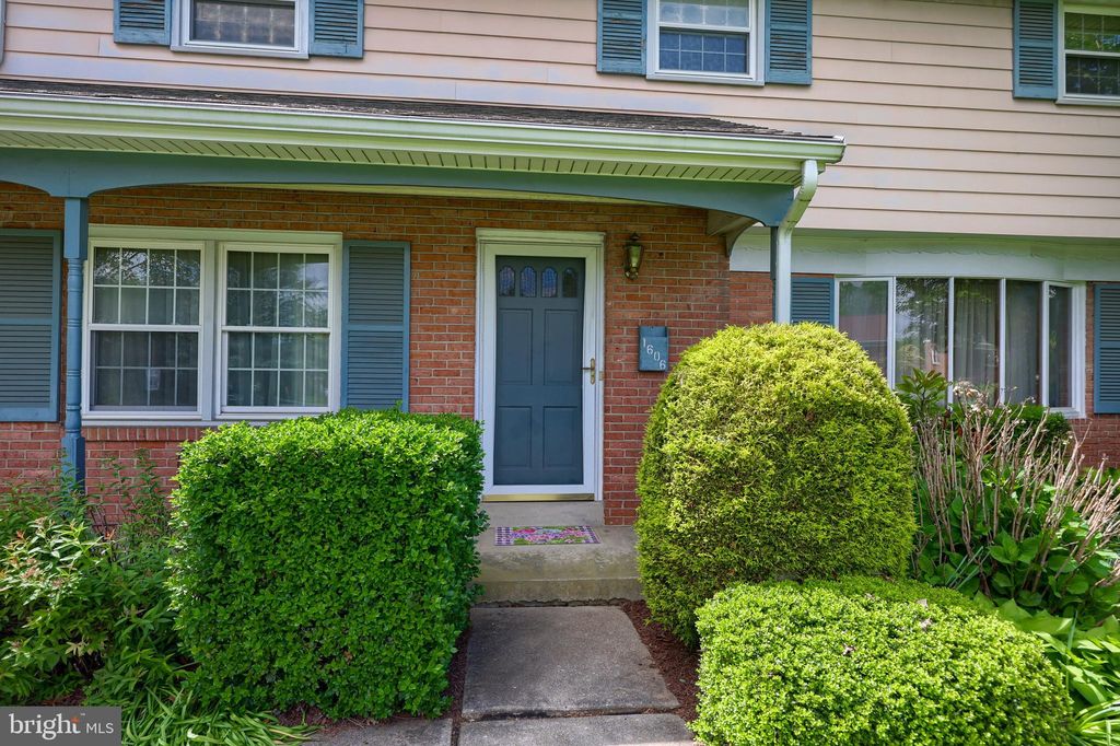 Photo of 1606 Ridgedale Drive, LANCASTER, PA 17601 (MLS # PALA2066104)