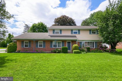 Photo of 1606 Ridgedale Drive, LANCASTER, PA 17601 (MLS # PALA2066104)
