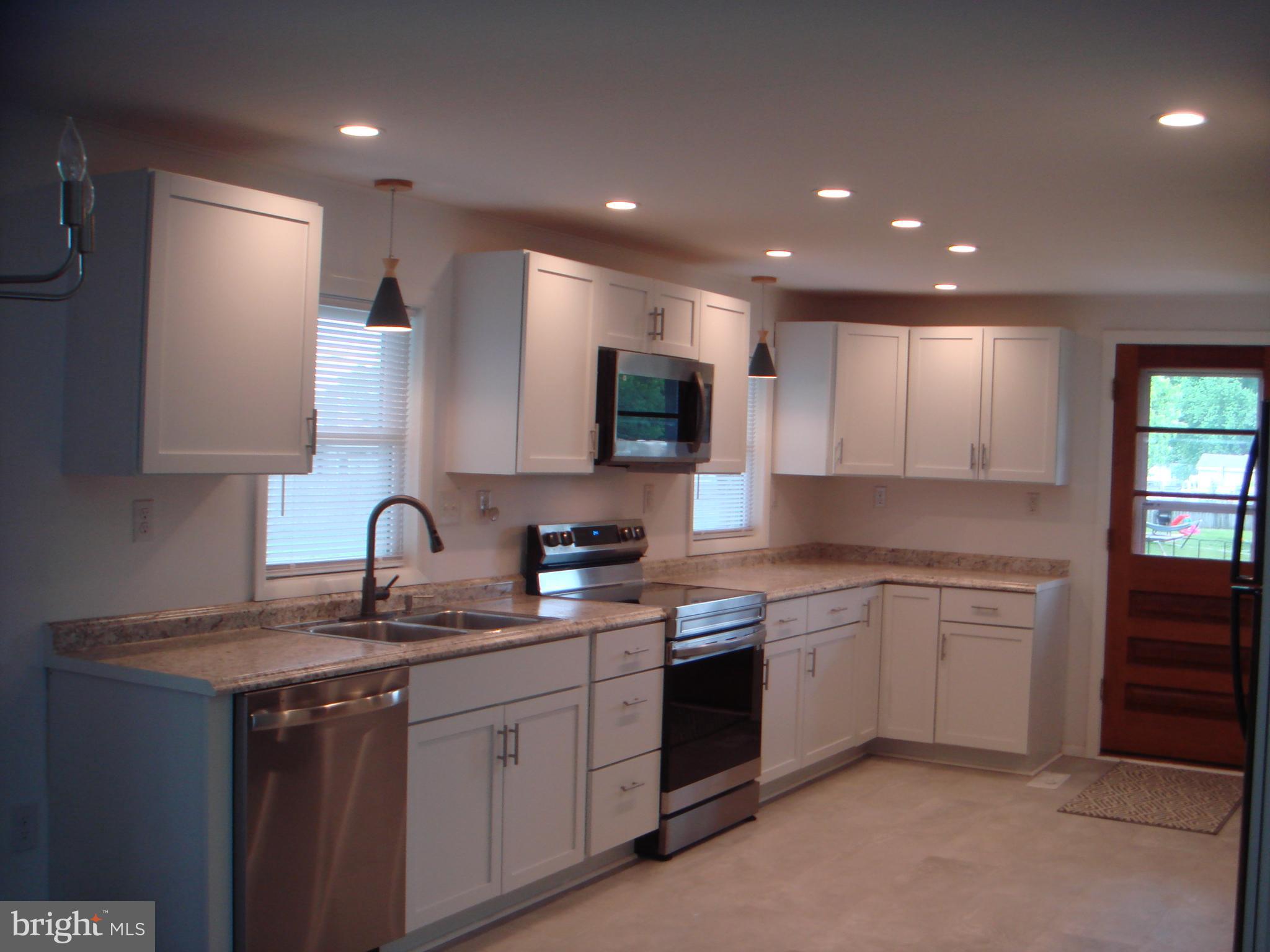 EASTON - Residential Lease