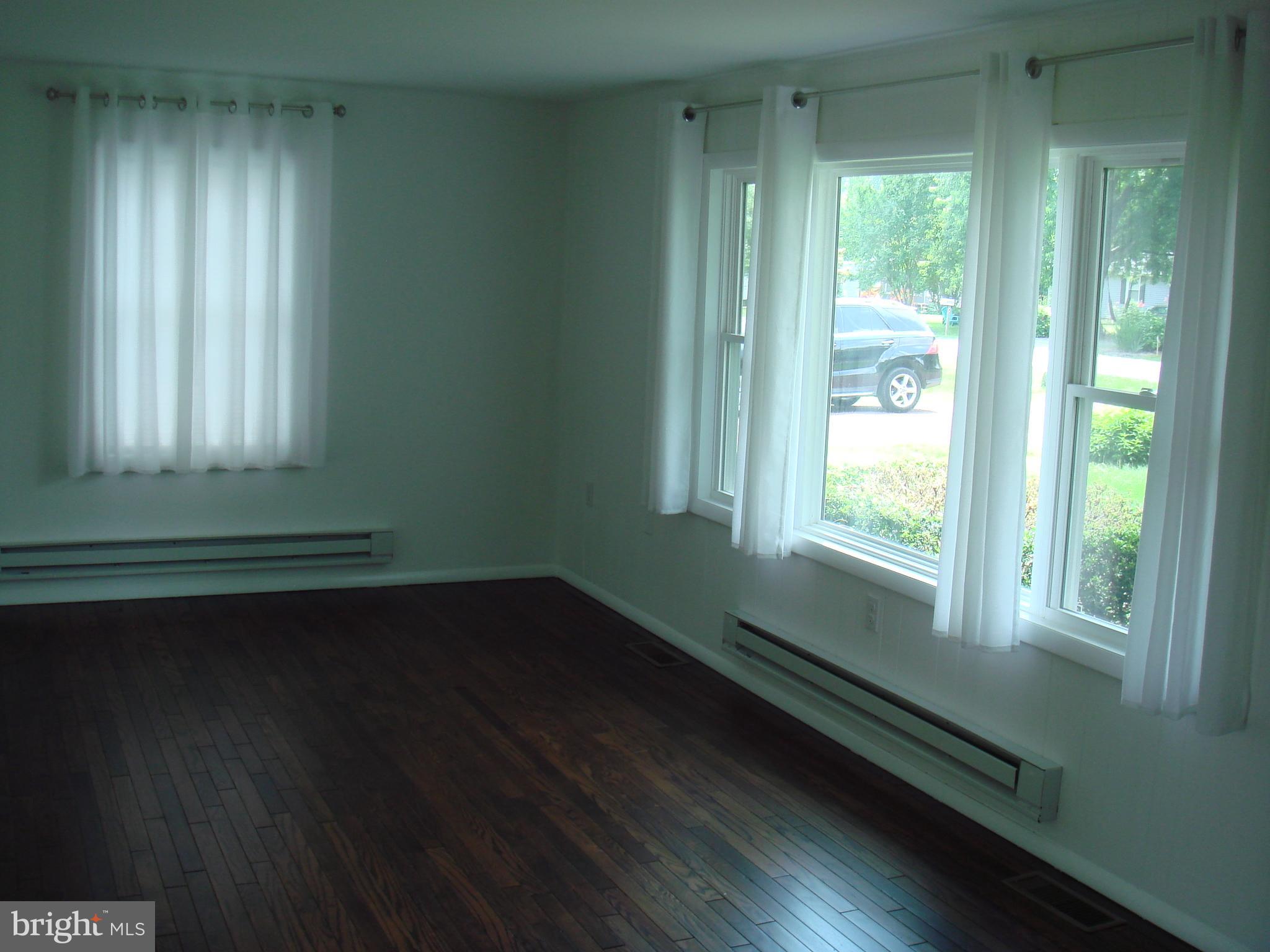 EASTON - Residential Lease