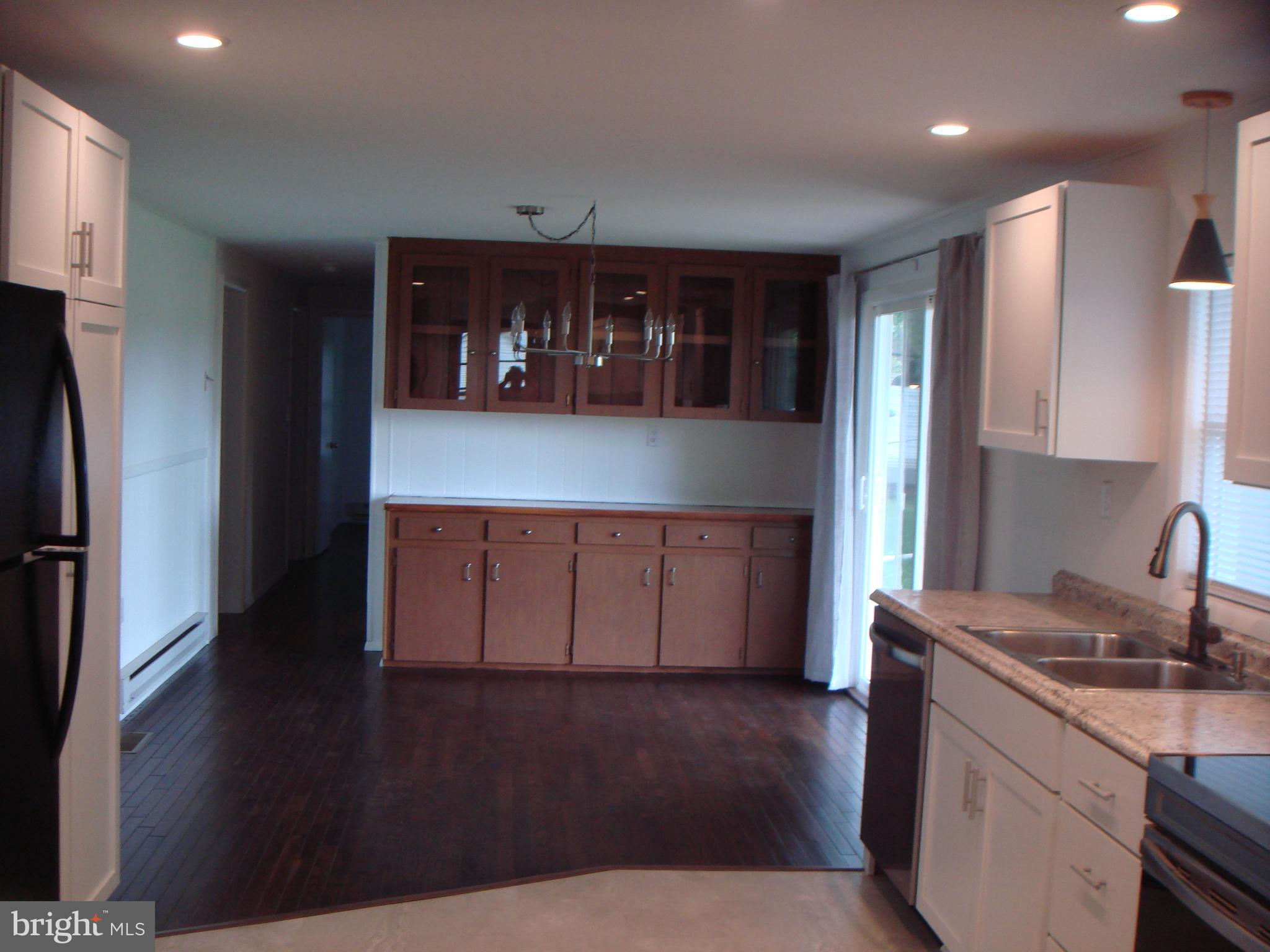 EASTON - Residential Lease