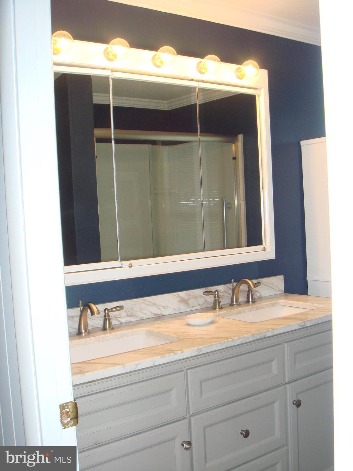 EASTON - Residential Lease