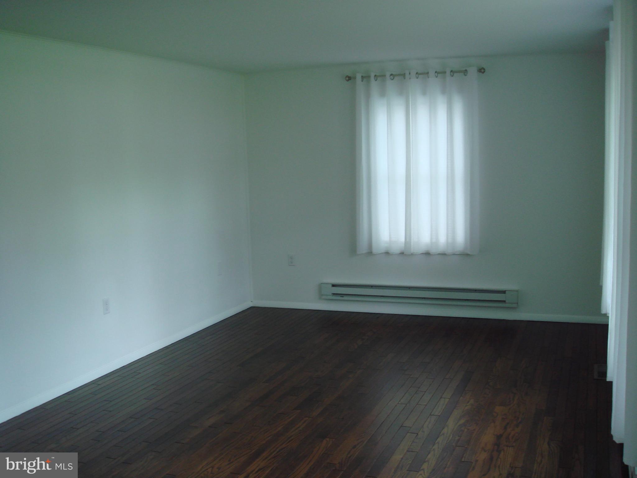 EASTON - Residential Lease