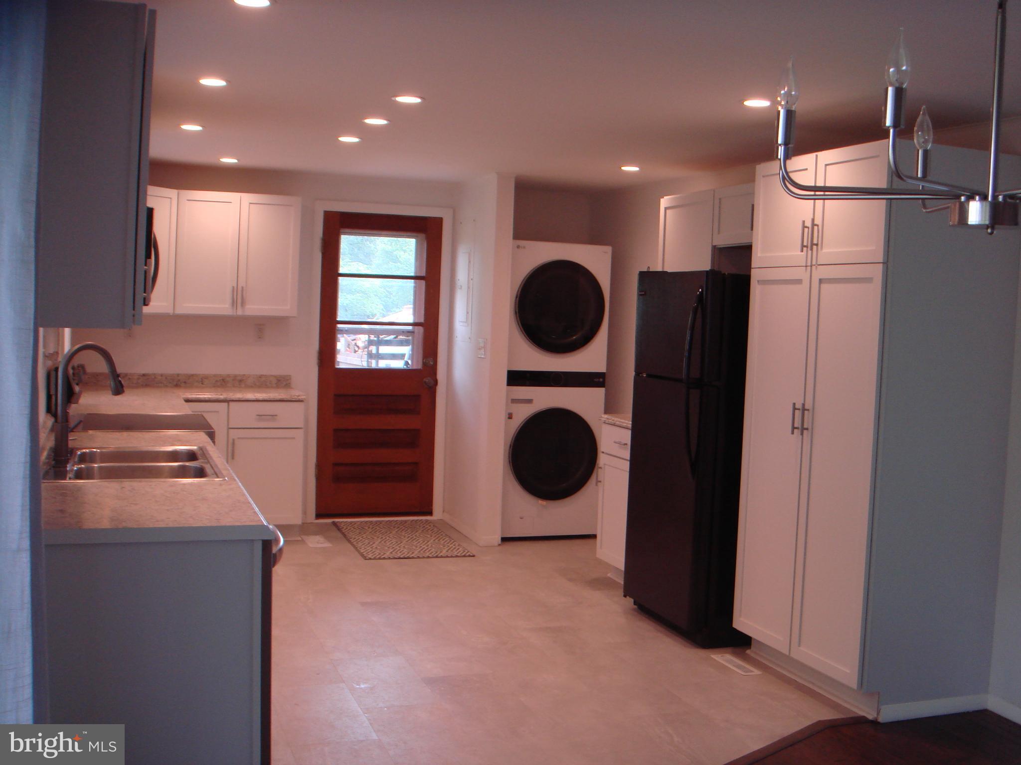 EASTON - Residential Lease