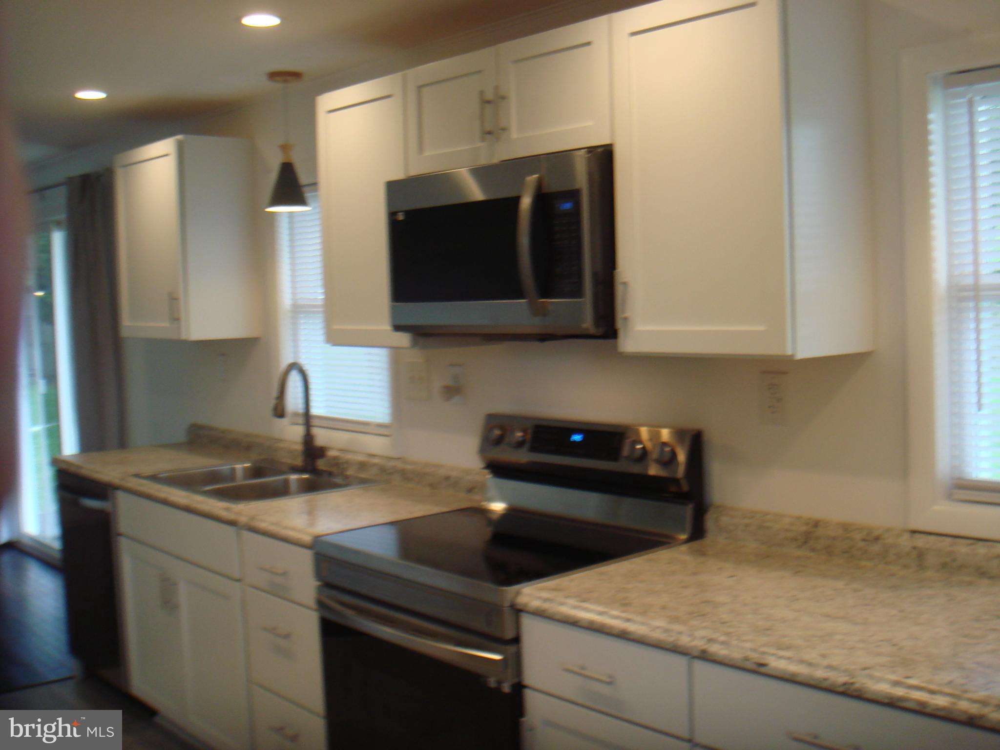 EASTON - Residential Lease