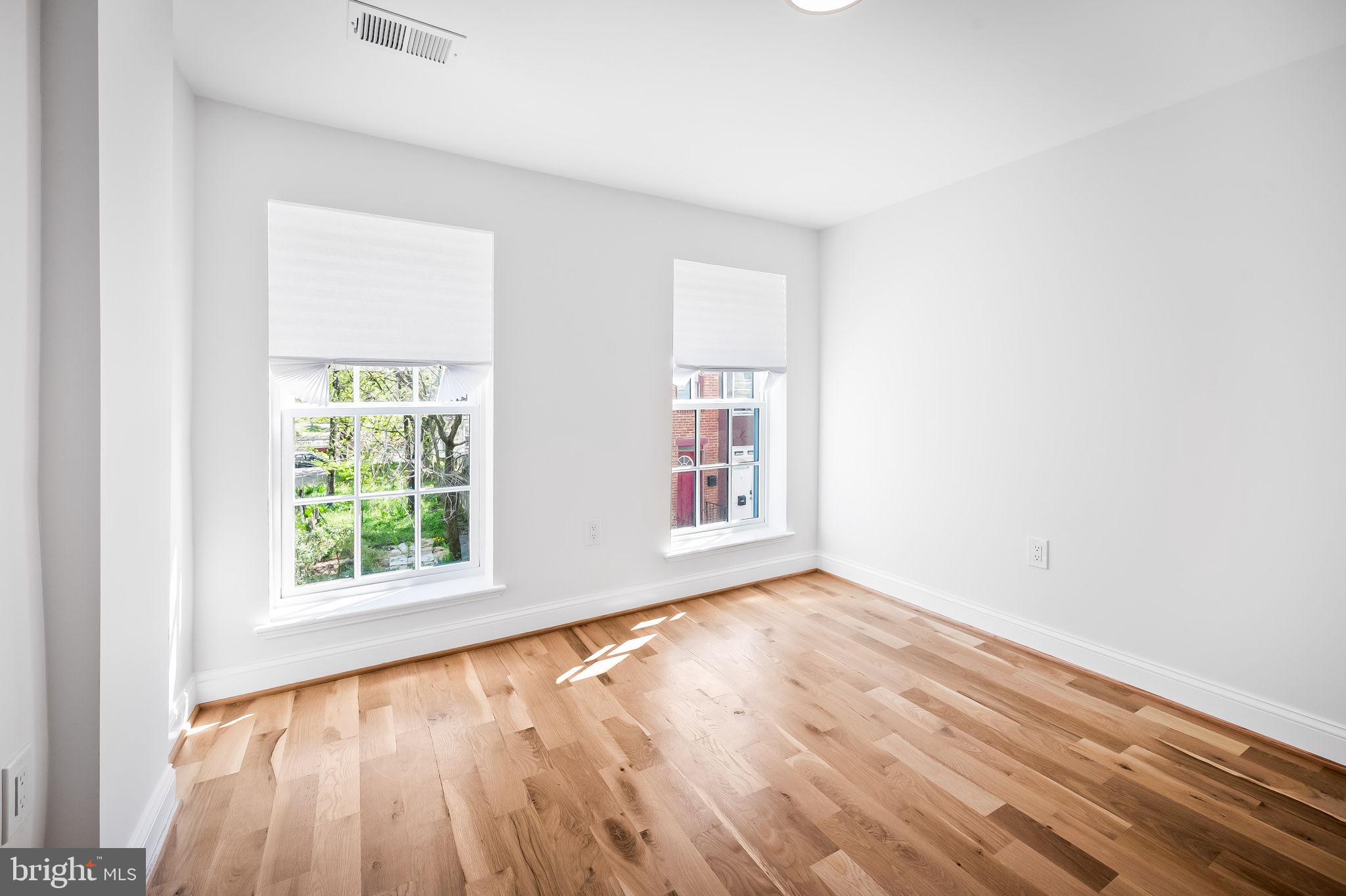 HOLLINS MARKET - Residential