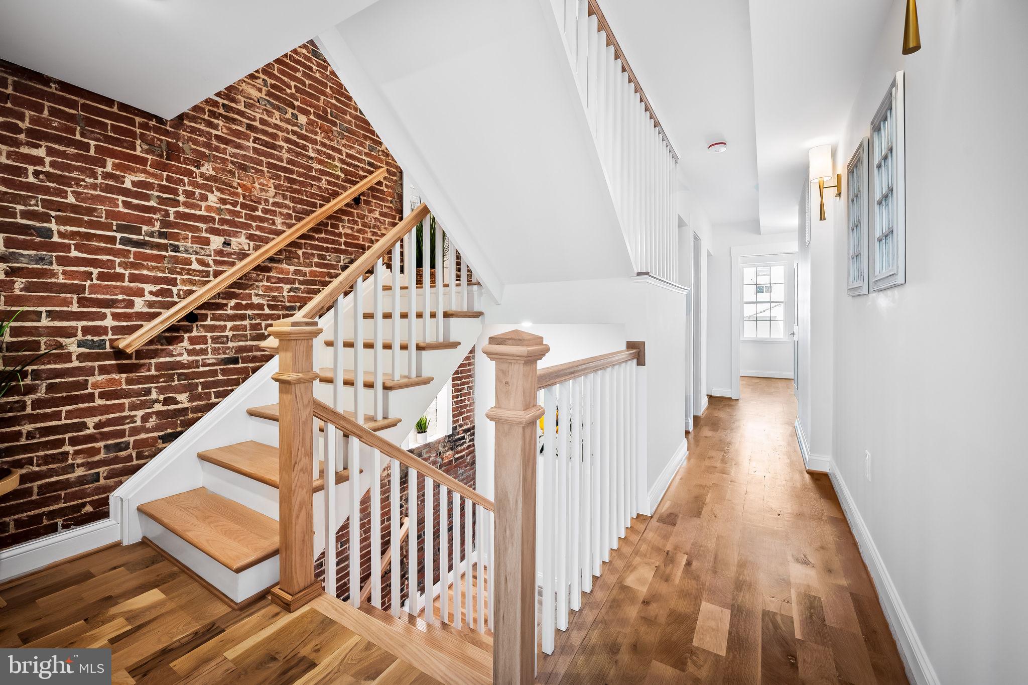 HOLLINS MARKET - Residential