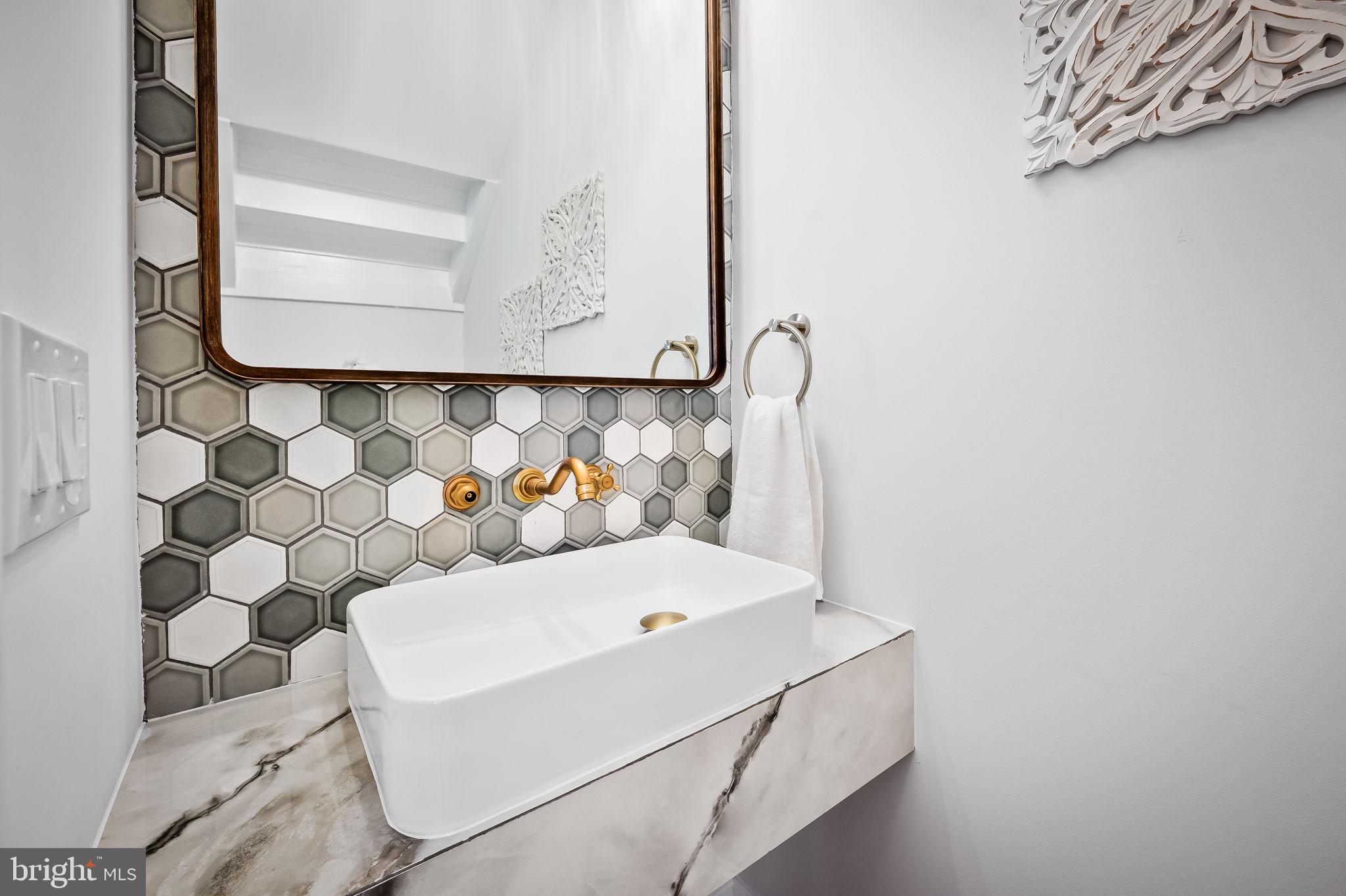 HOLLINS MARKET - Residential