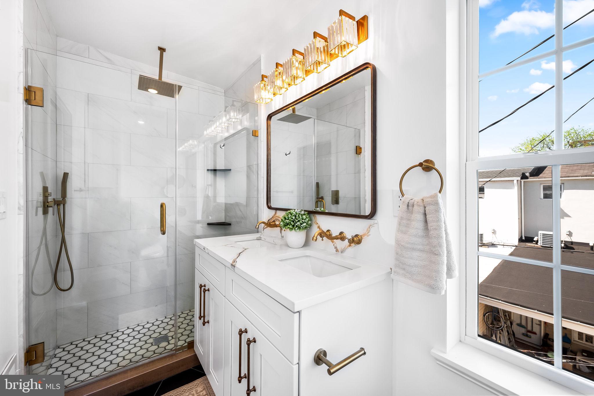 HOLLINS MARKET - Residential