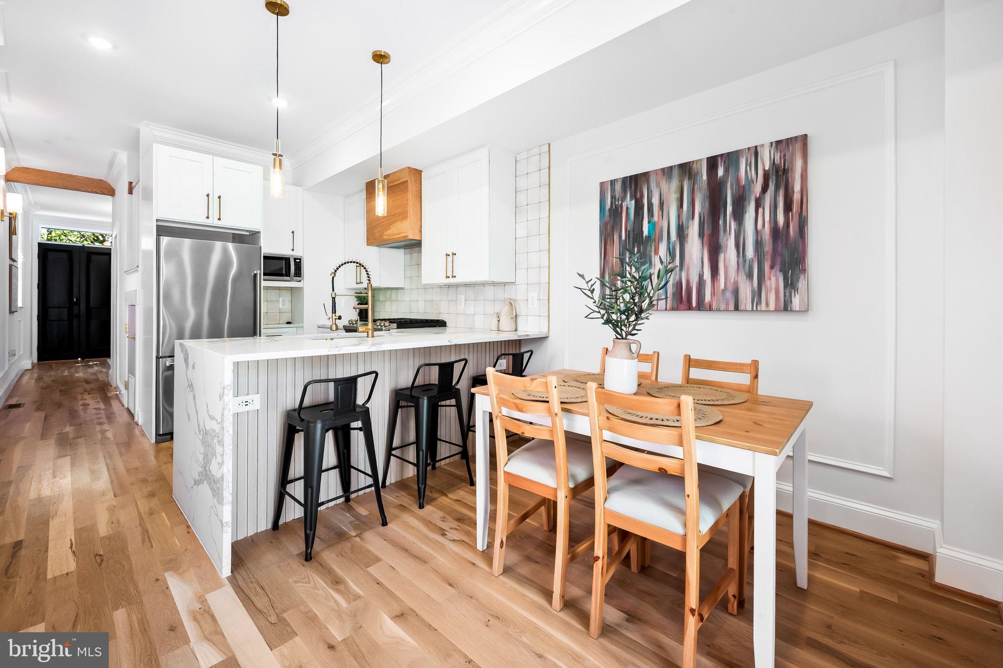 HOLLINS MARKET - Residential