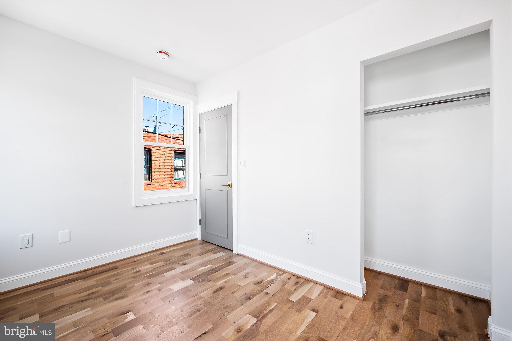 HOLLINS MARKET - Residential