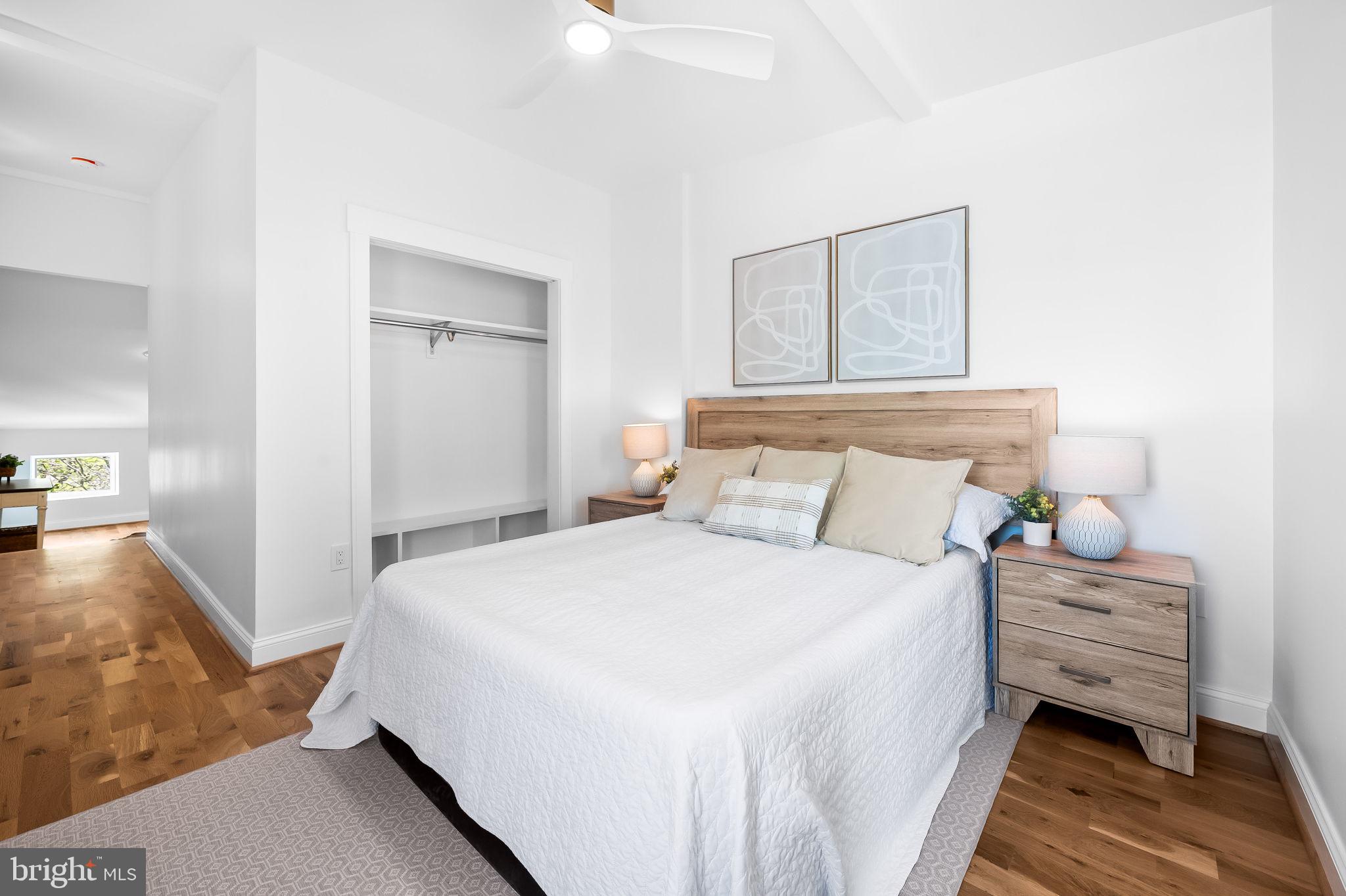 HOLLINS MARKET - Residential