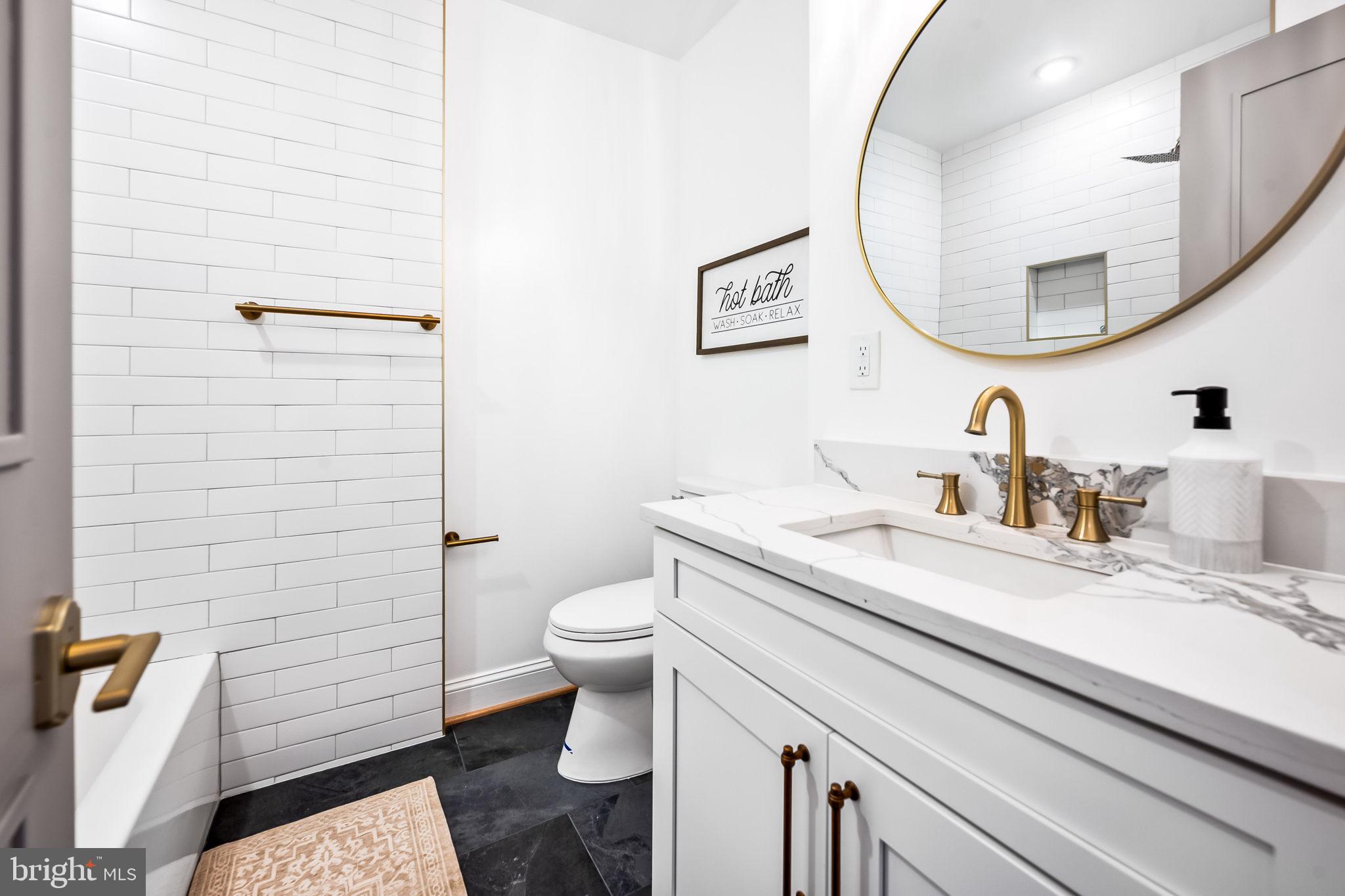 HOLLINS MARKET - Residential