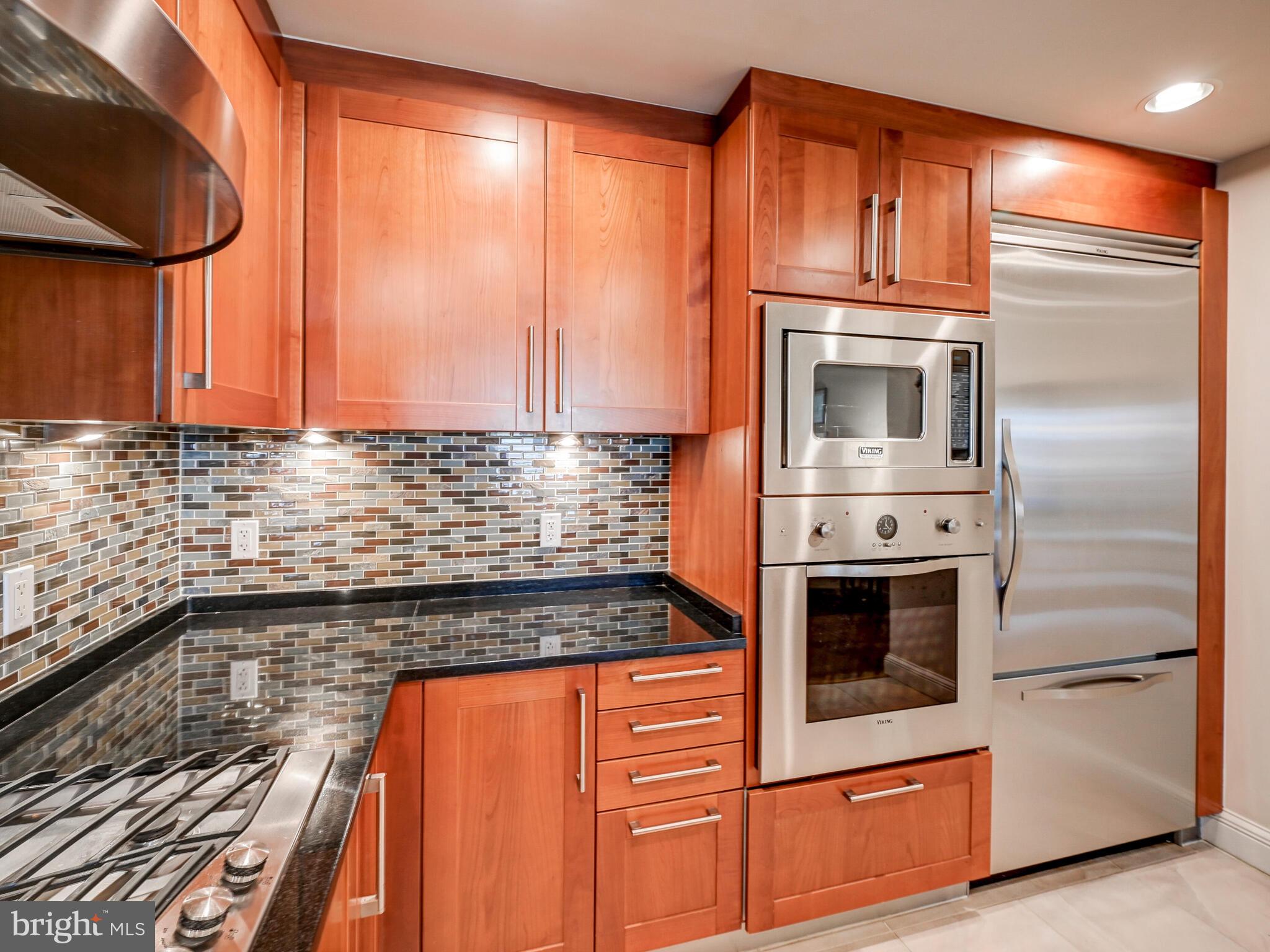 THE RITZ-CARLTON RESIDENCES - Residential