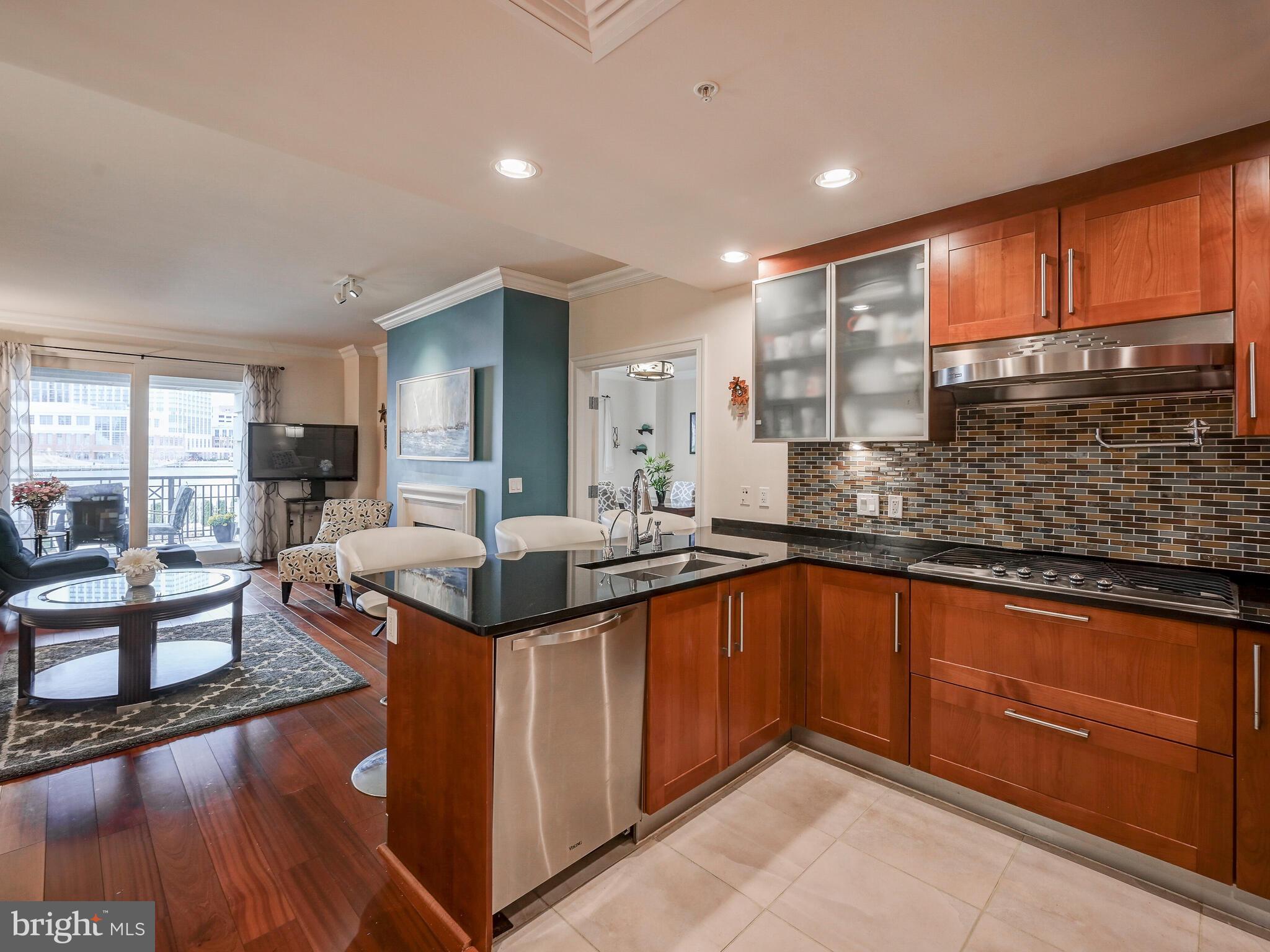 THE RITZ-CARLTON RESIDENCES - Residential