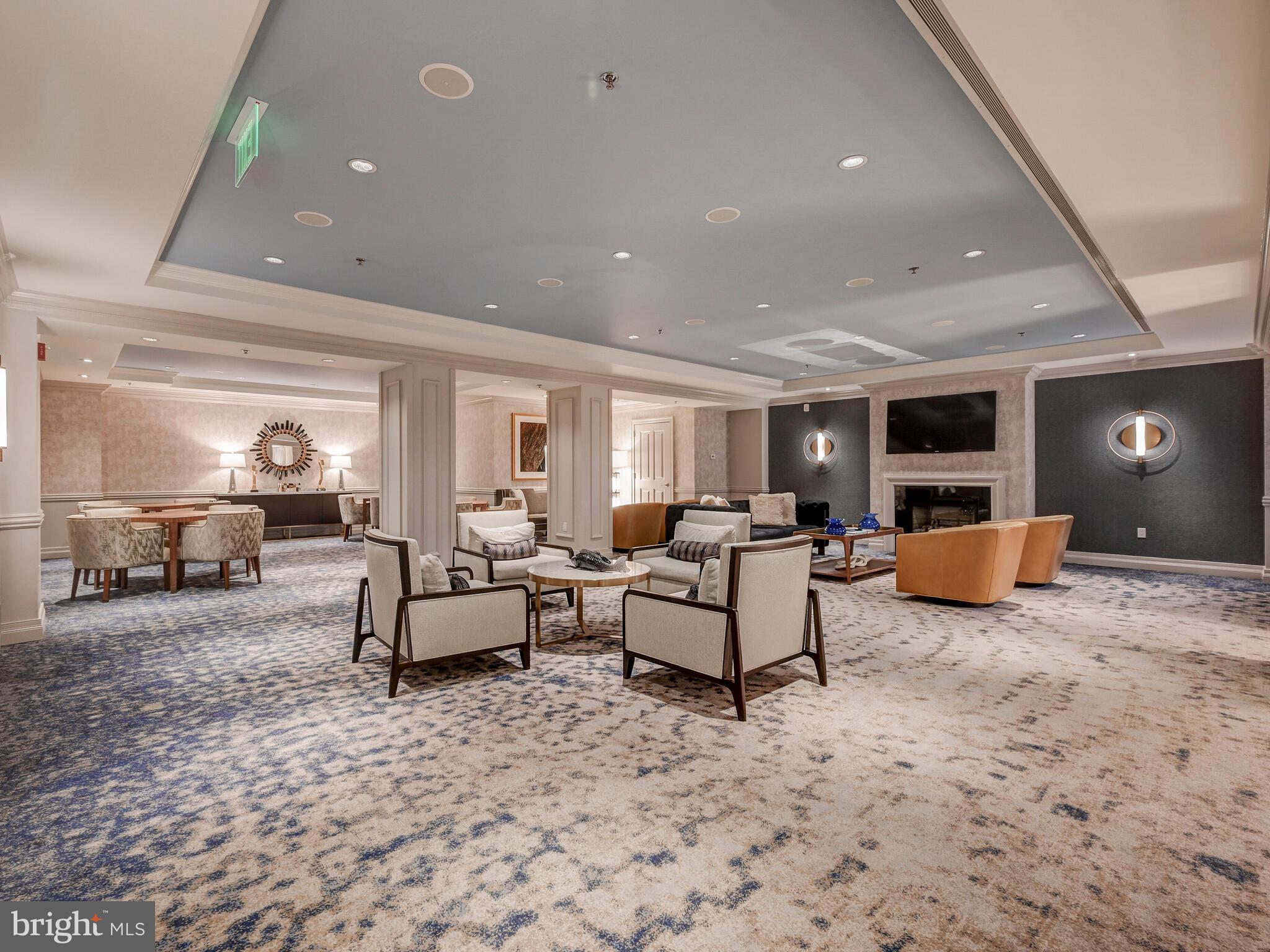 THE RITZ-CARLTON RESIDENCES - Residential