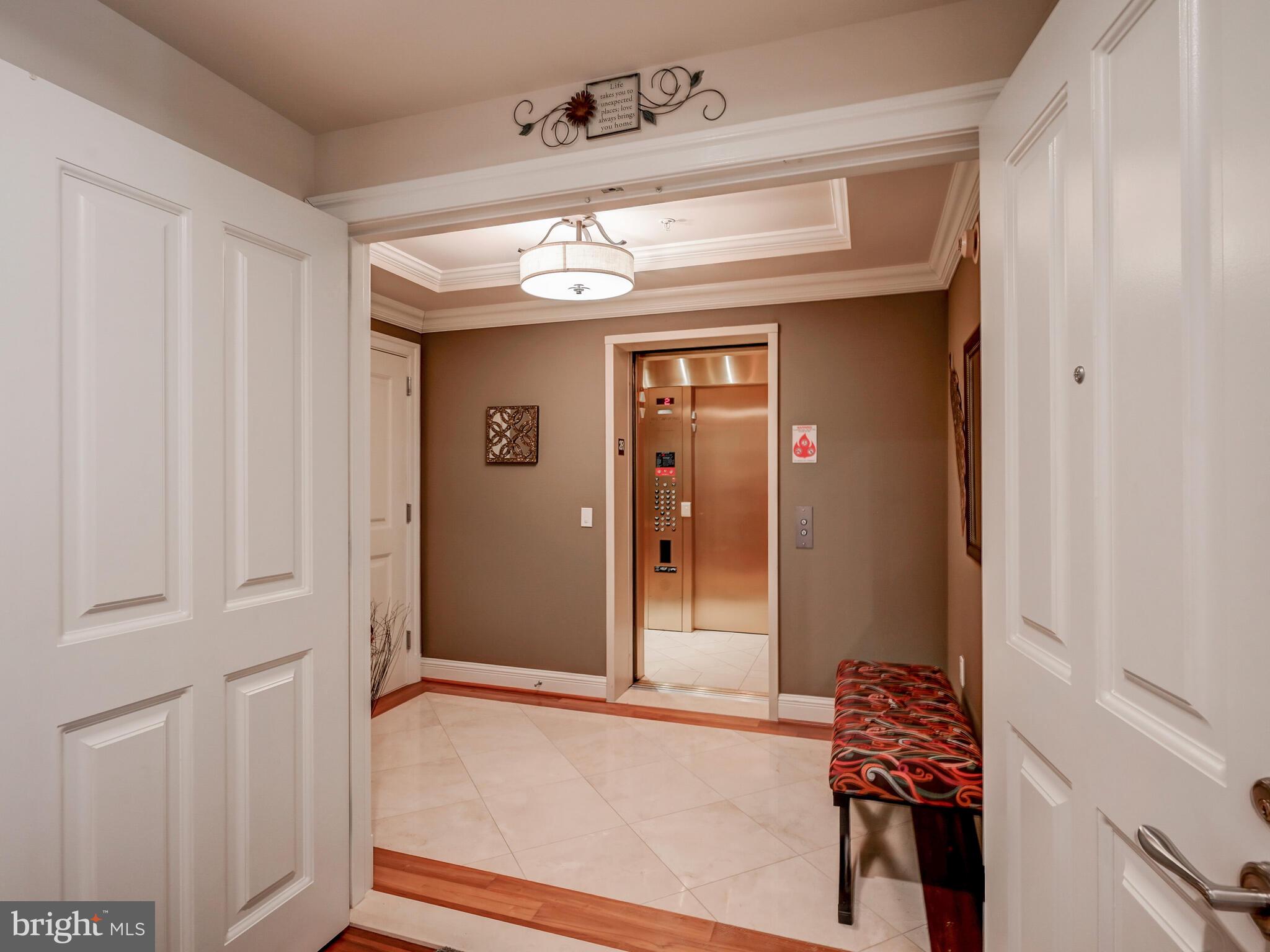 THE RITZ-CARLTON RESIDENCES - Residential