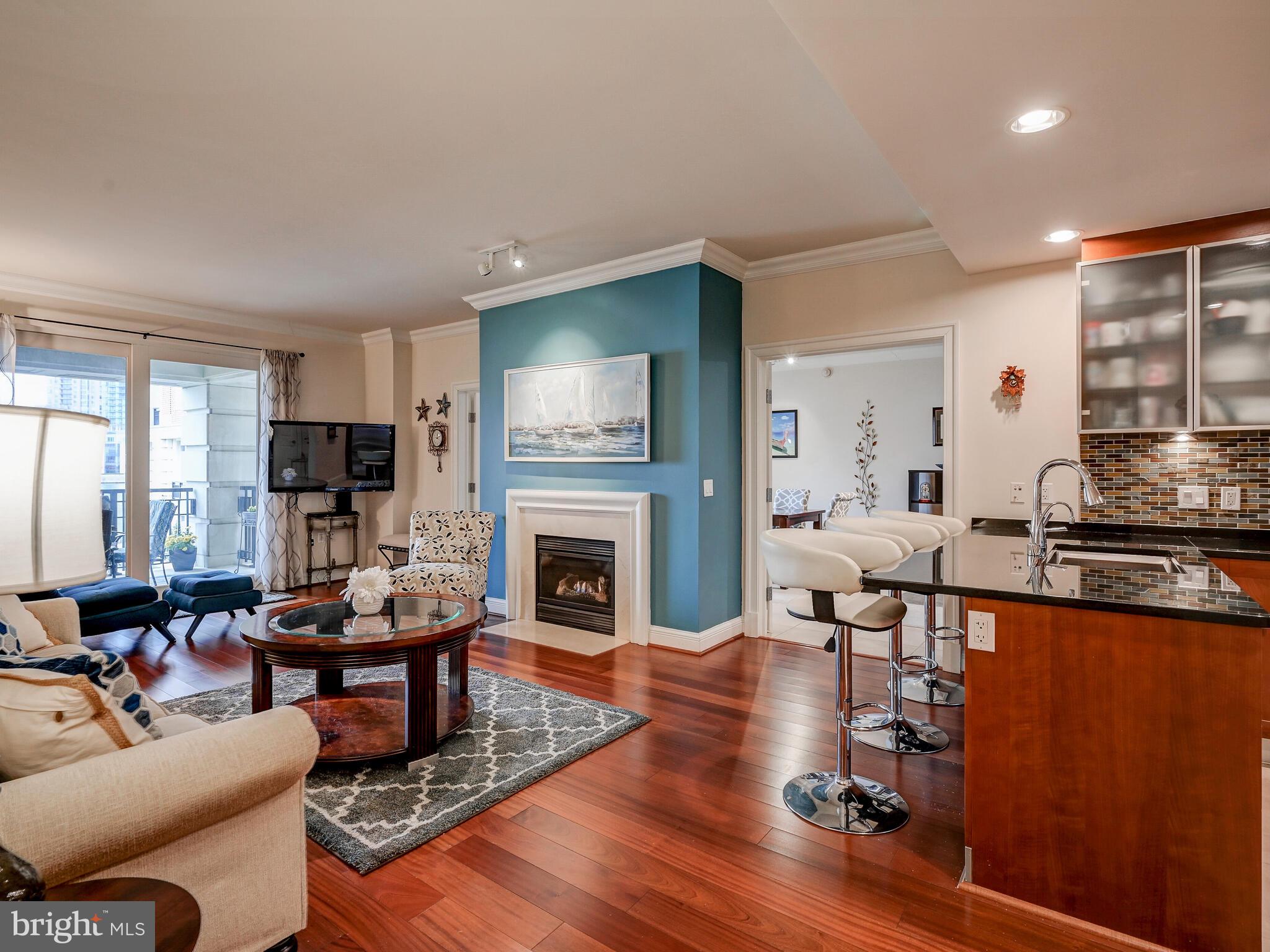 THE RITZ-CARLTON RESIDENCES - Residential