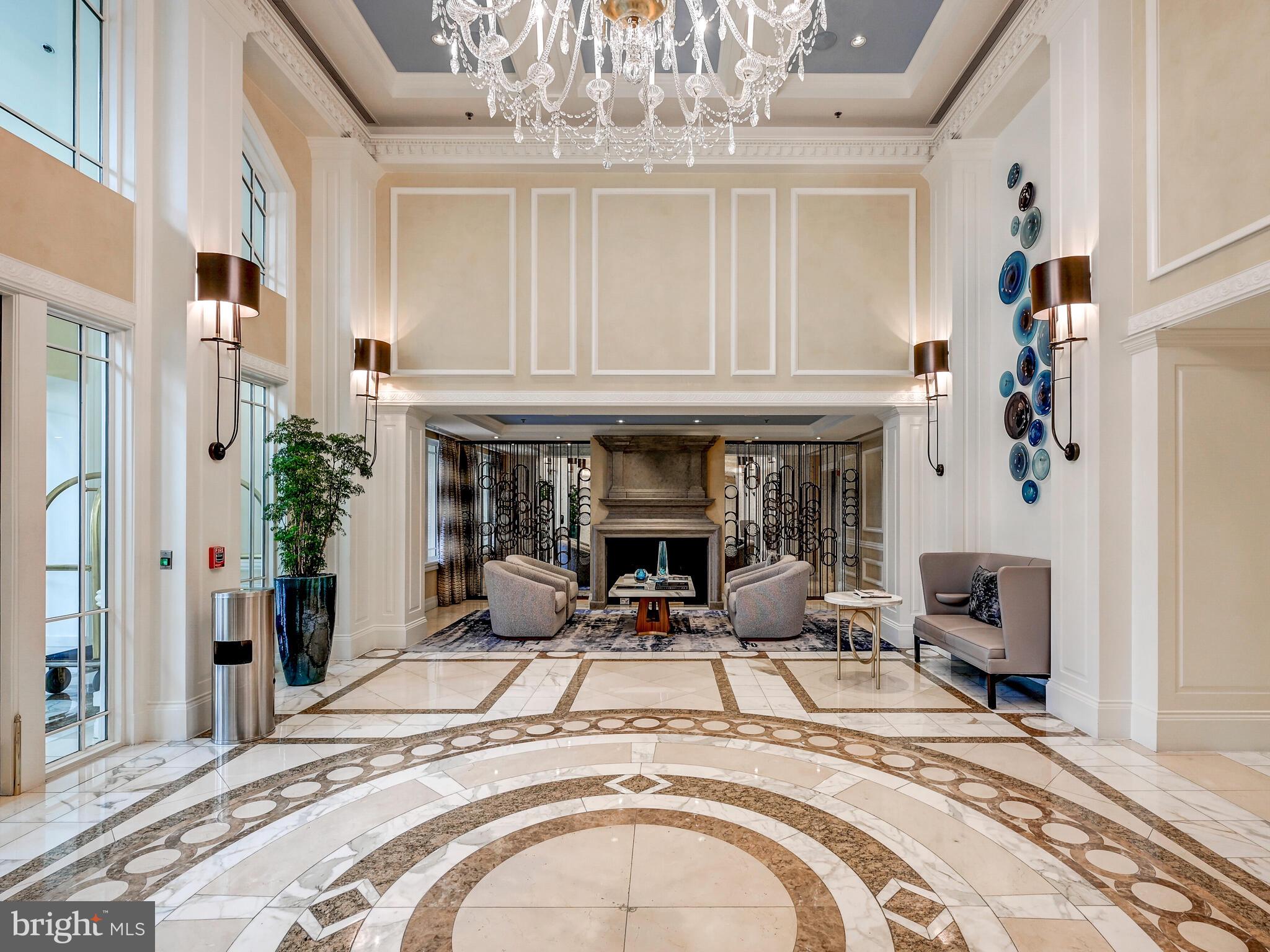 THE RITZ-CARLTON RESIDENCES - Residential