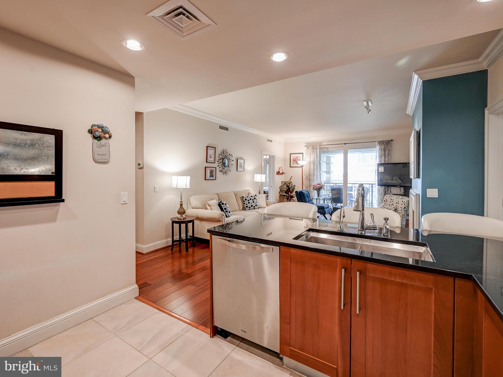 THE RITZ-CARLTON RESIDENCES - Residential