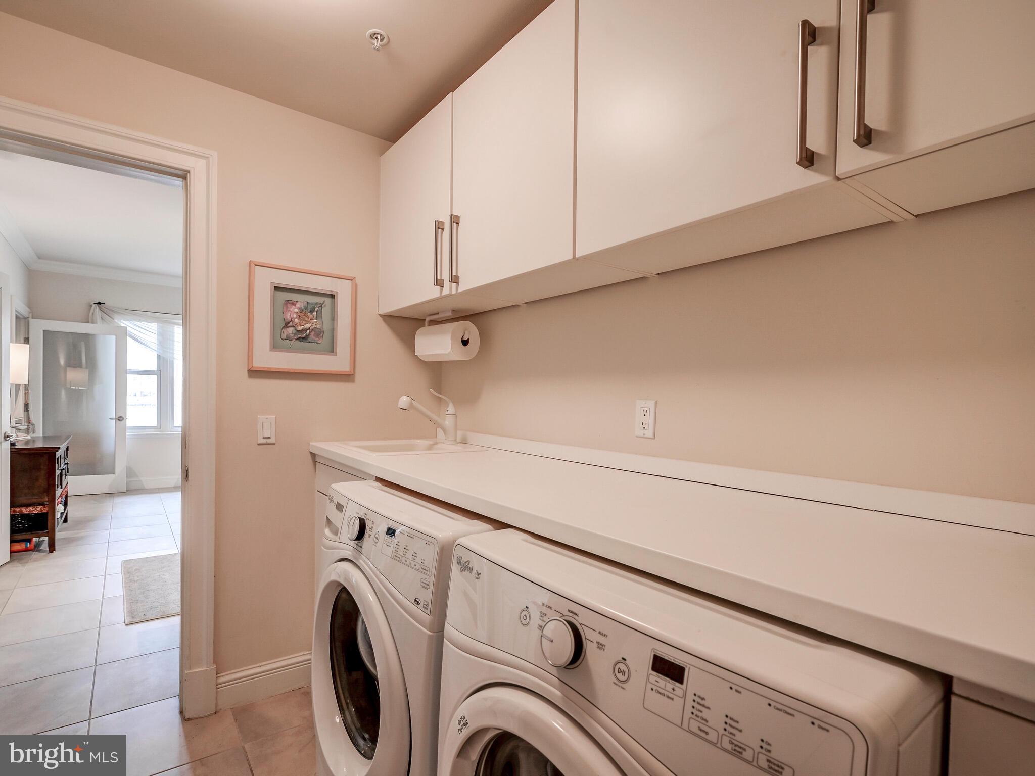 THE RITZ-CARLTON RESIDENCES - Residential