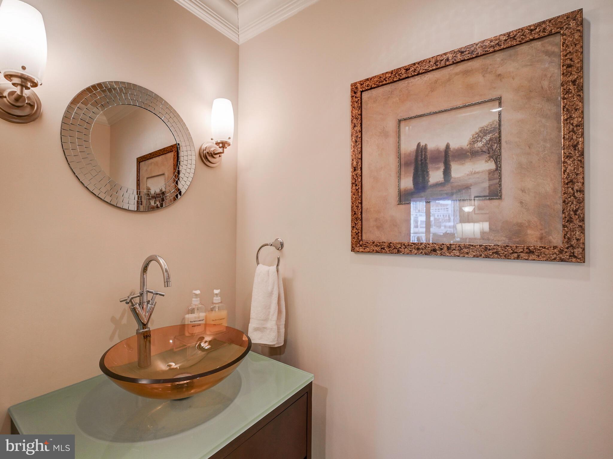 THE RITZ-CARLTON RESIDENCES - Residential