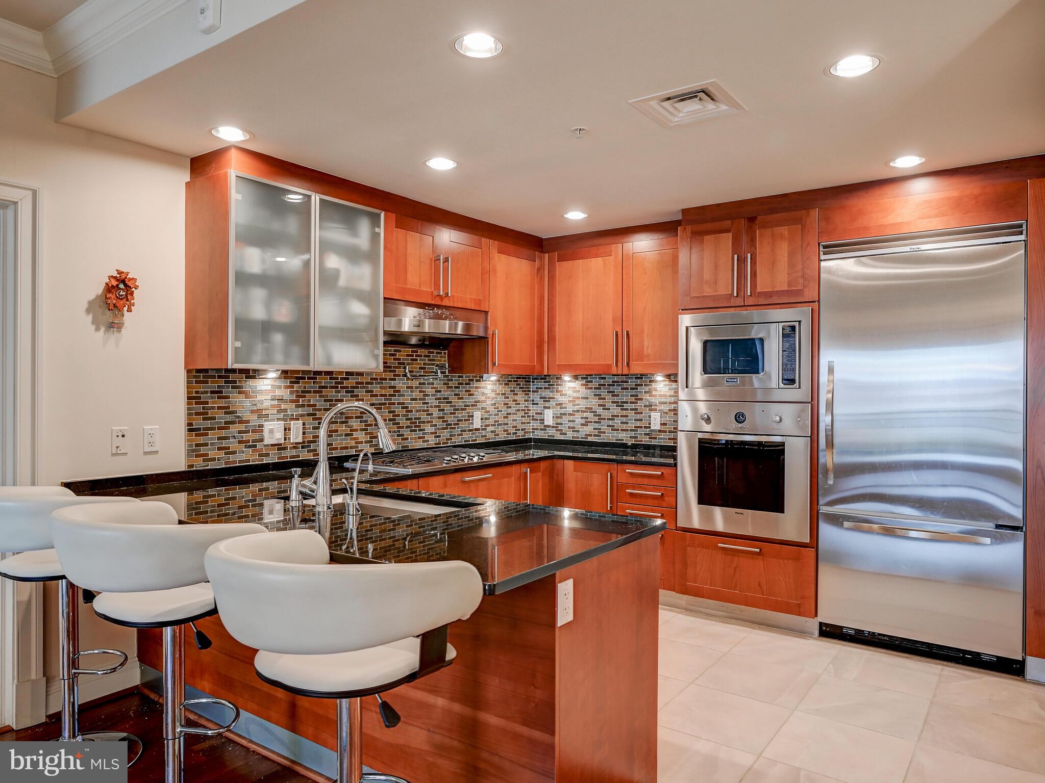 THE RITZ-CARLTON RESIDENCES - Residential