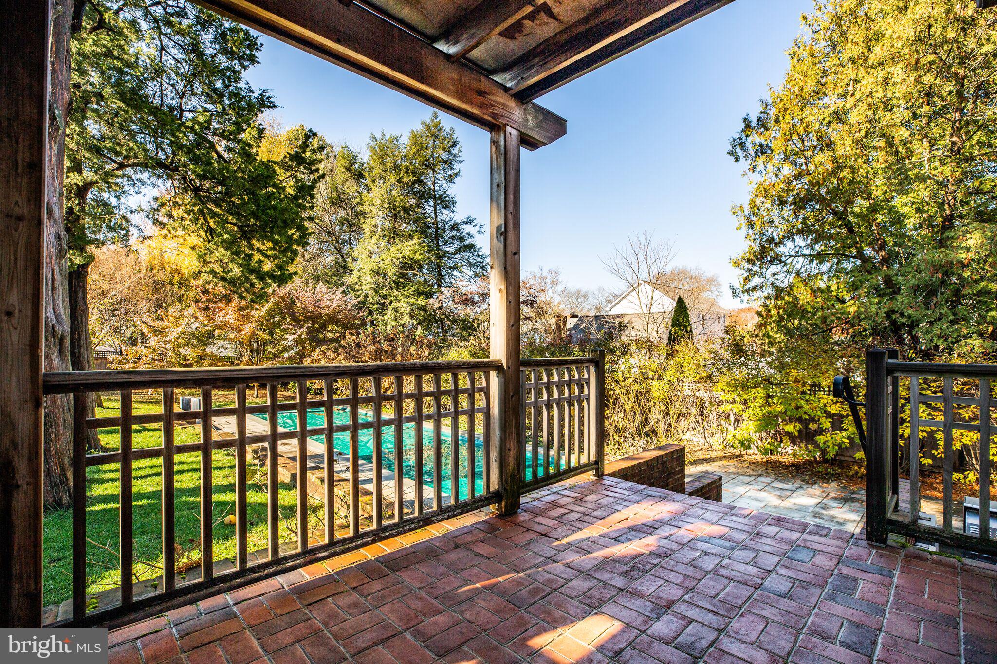 COLLEGE HEIGHTS - Residential