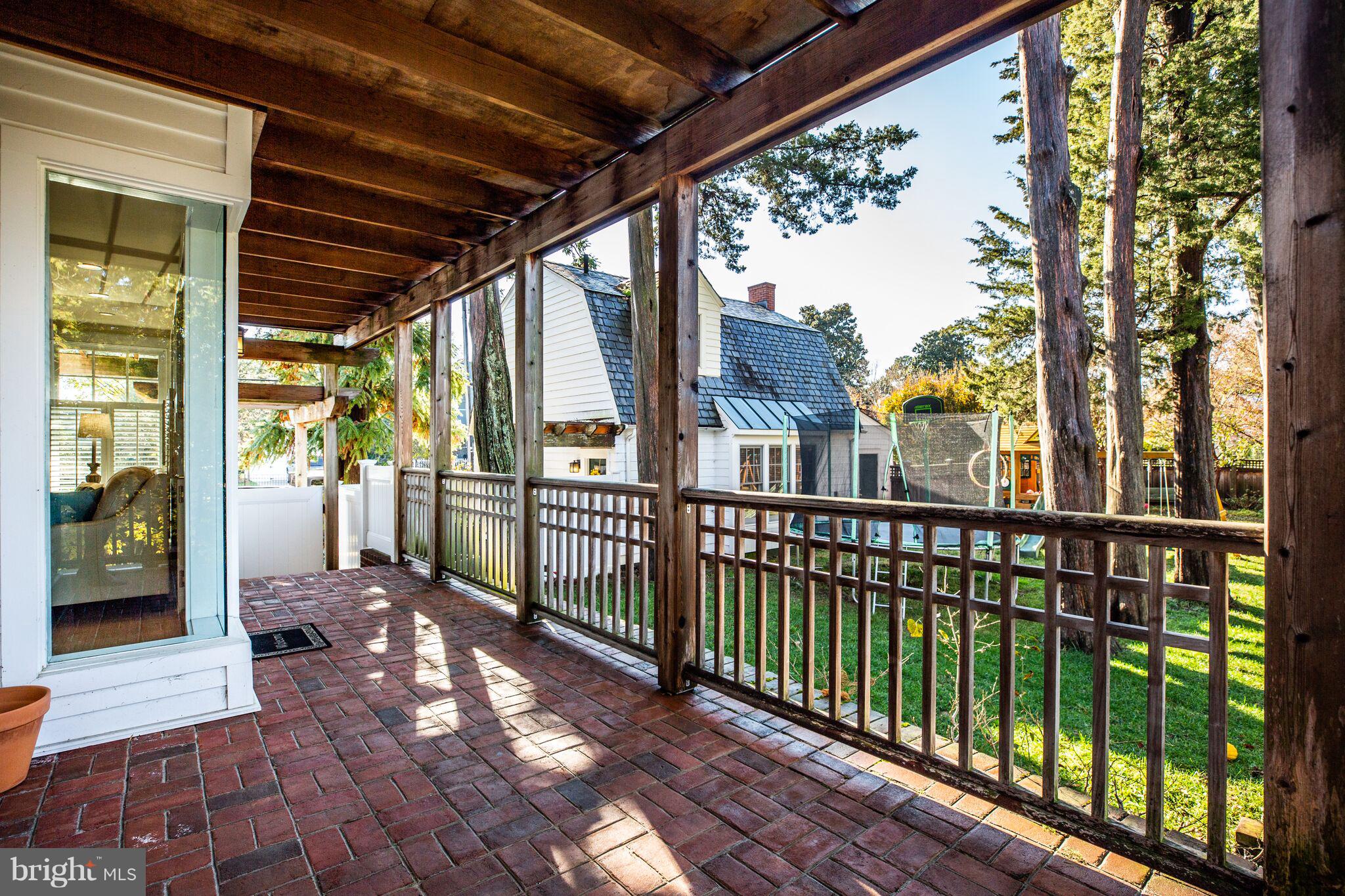 COLLEGE HEIGHTS - Residential