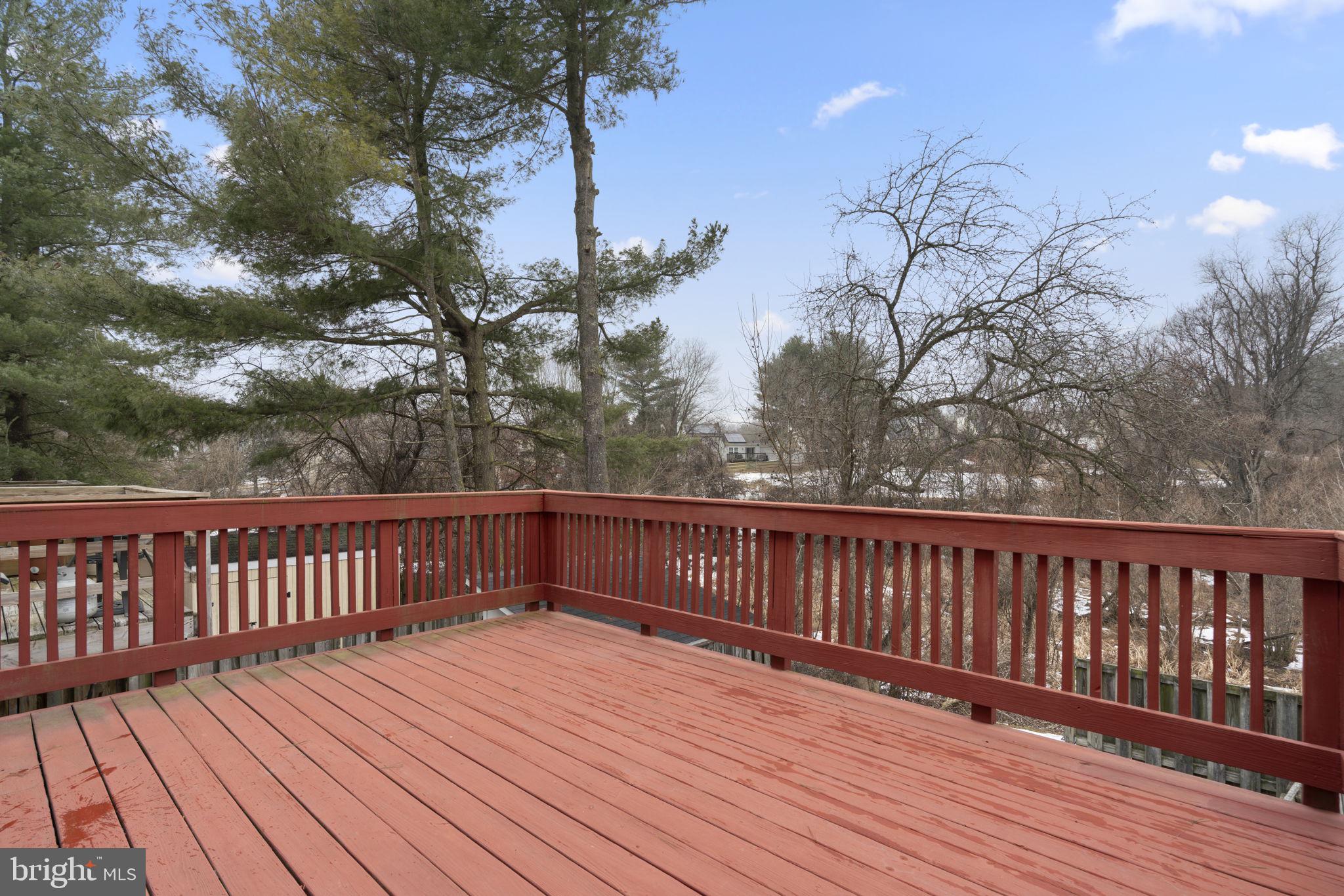 22 CROSS LAUREL COURT