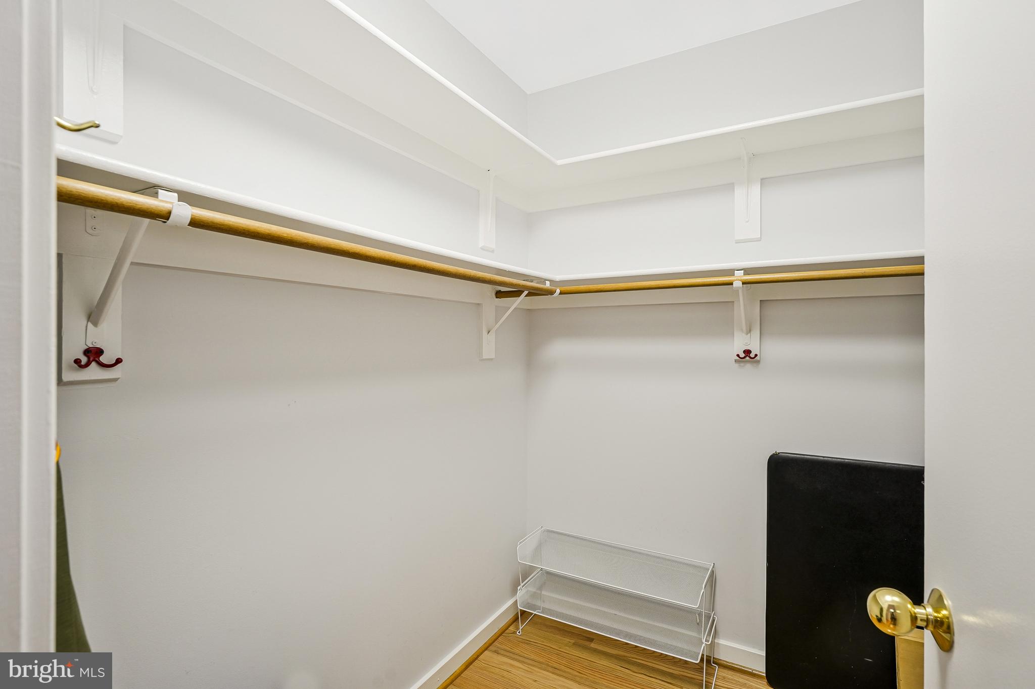 WAPLES MILL ESTATES - Residential