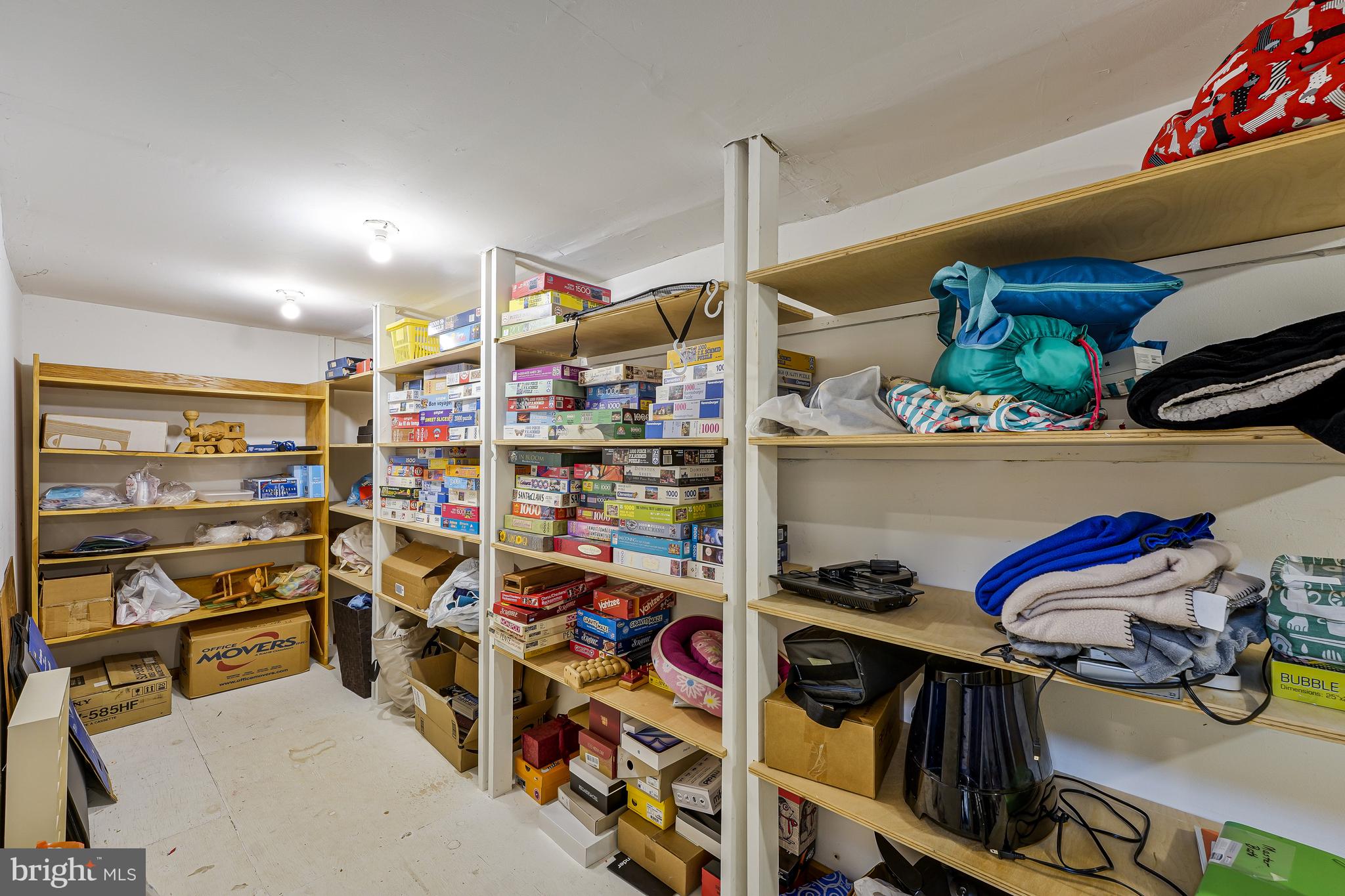 WAPLES MILL ESTATES - Residential