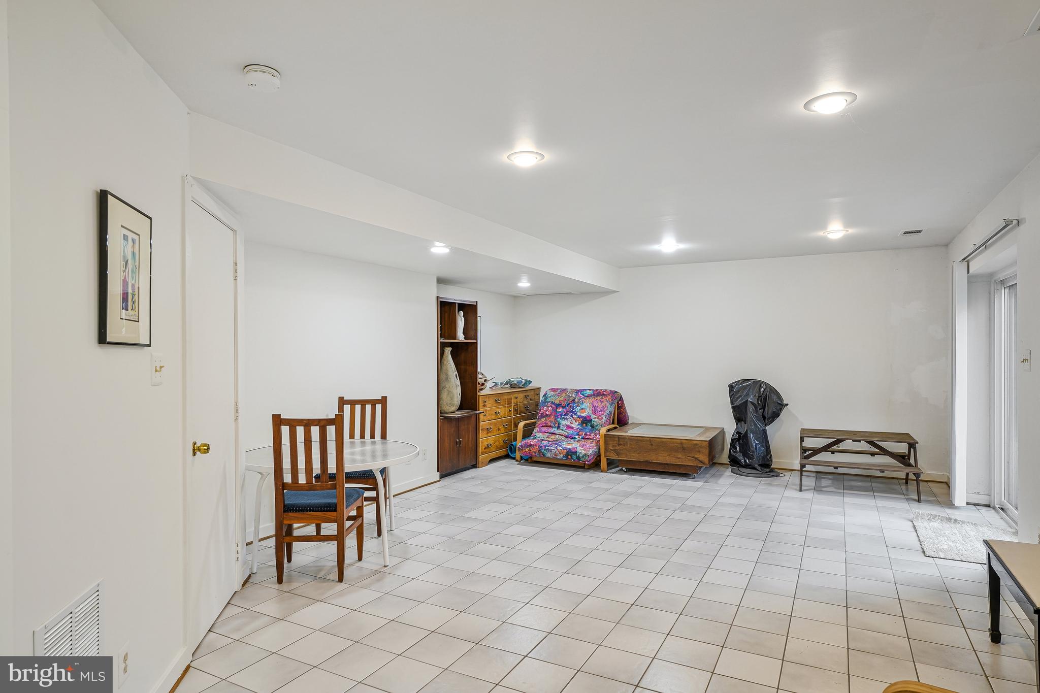 WAPLES MILL ESTATES - Residential