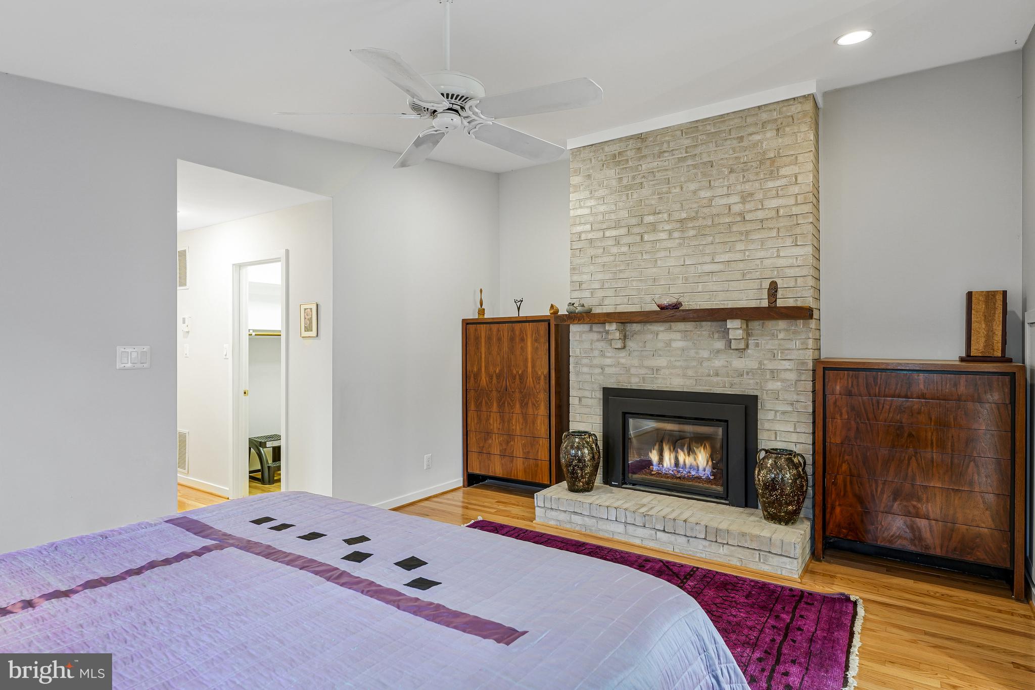 WAPLES MILL ESTATES - Residential