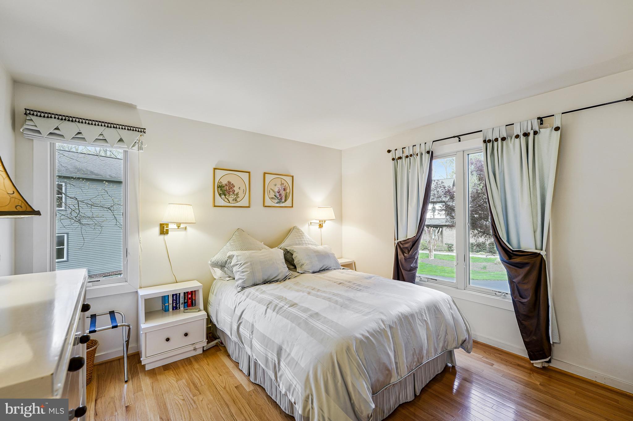 WAPLES MILL ESTATES - Residential