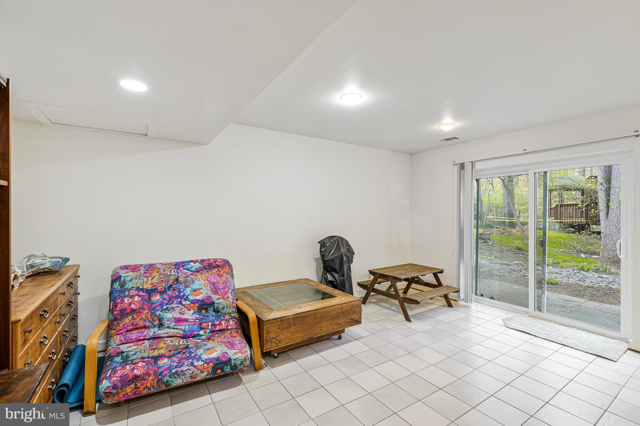 WAPLES MILL ESTATES - Residential