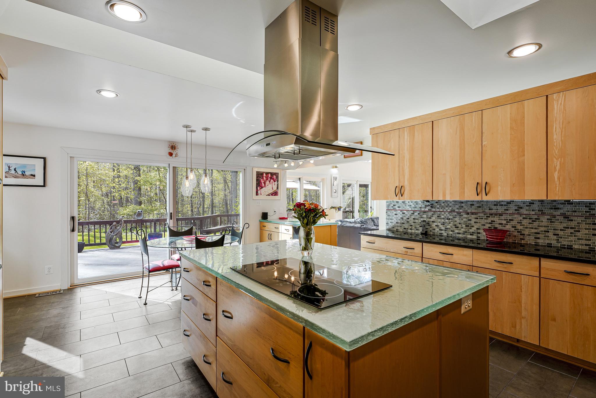 WAPLES MILL ESTATES - Residential