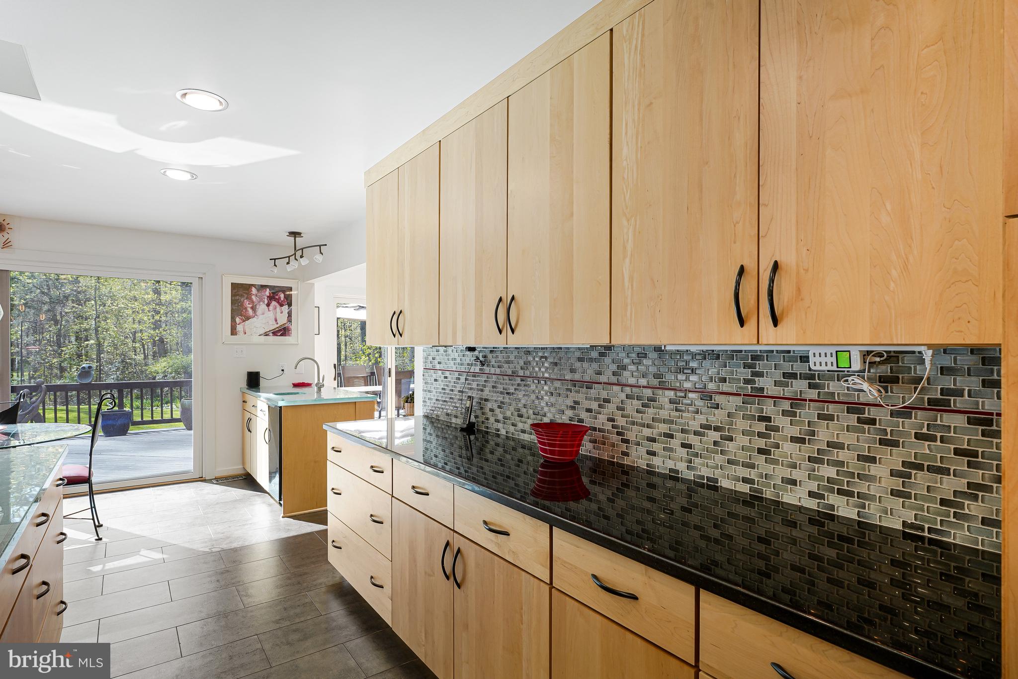 WAPLES MILL ESTATES - Residential