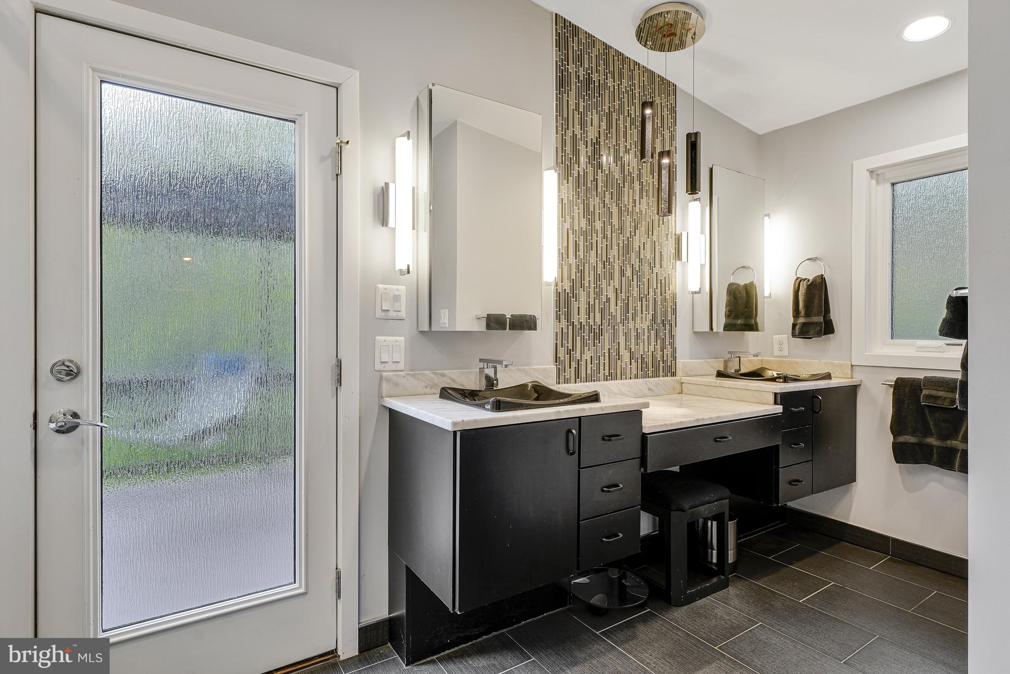 WAPLES MILL ESTATES - Residential