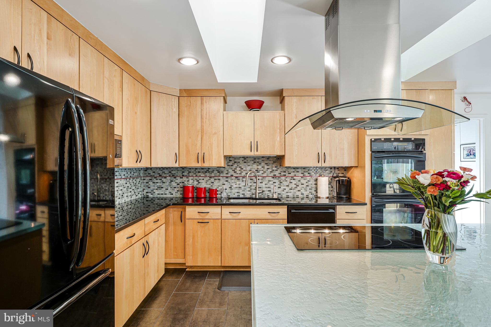 WAPLES MILL ESTATES - Residential