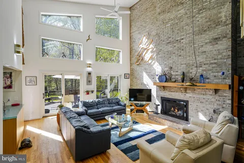 11737 Flemish Mill Court, Oakton, VA MLS: VAFX2234188