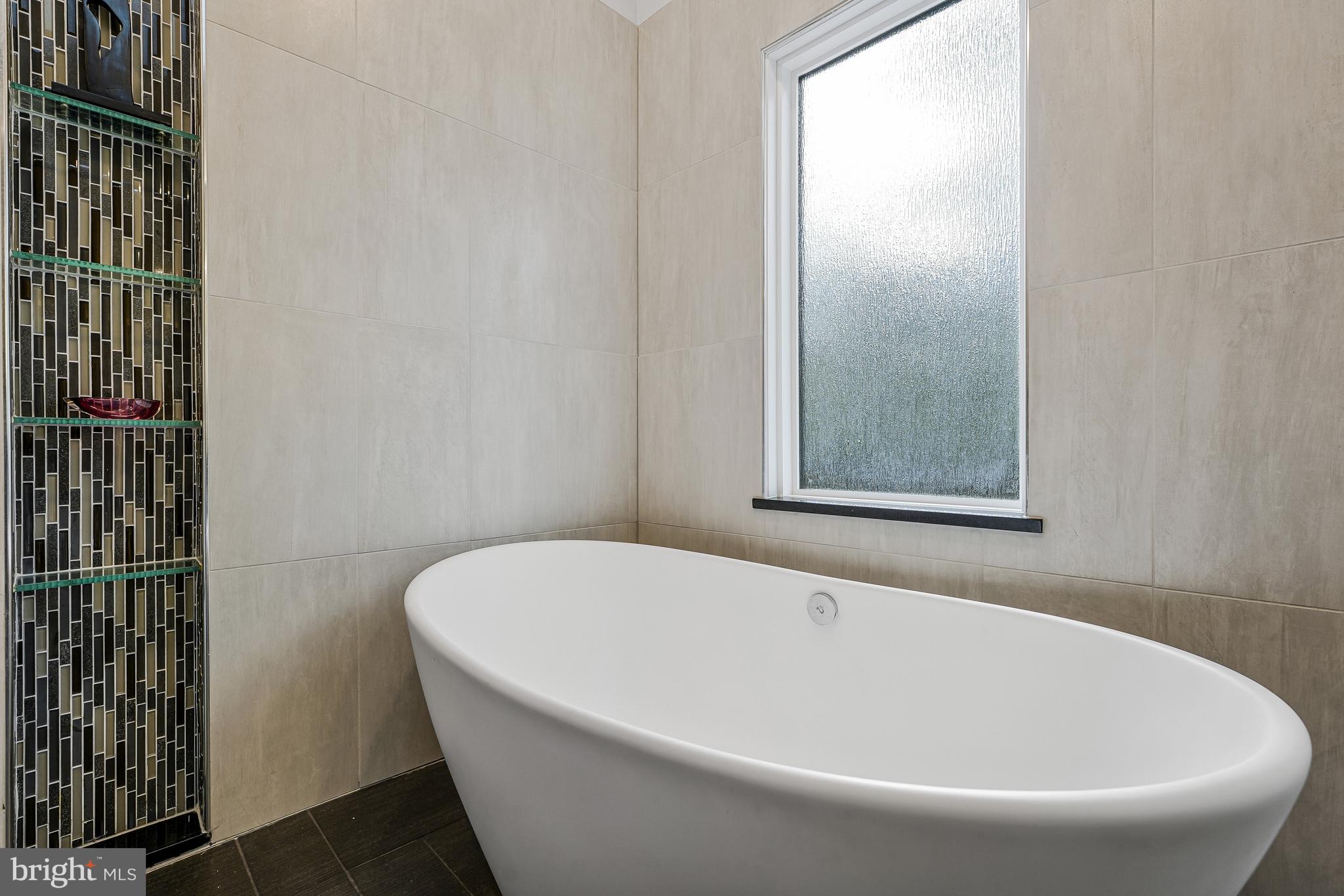 WAPLES MILL ESTATES - Residential